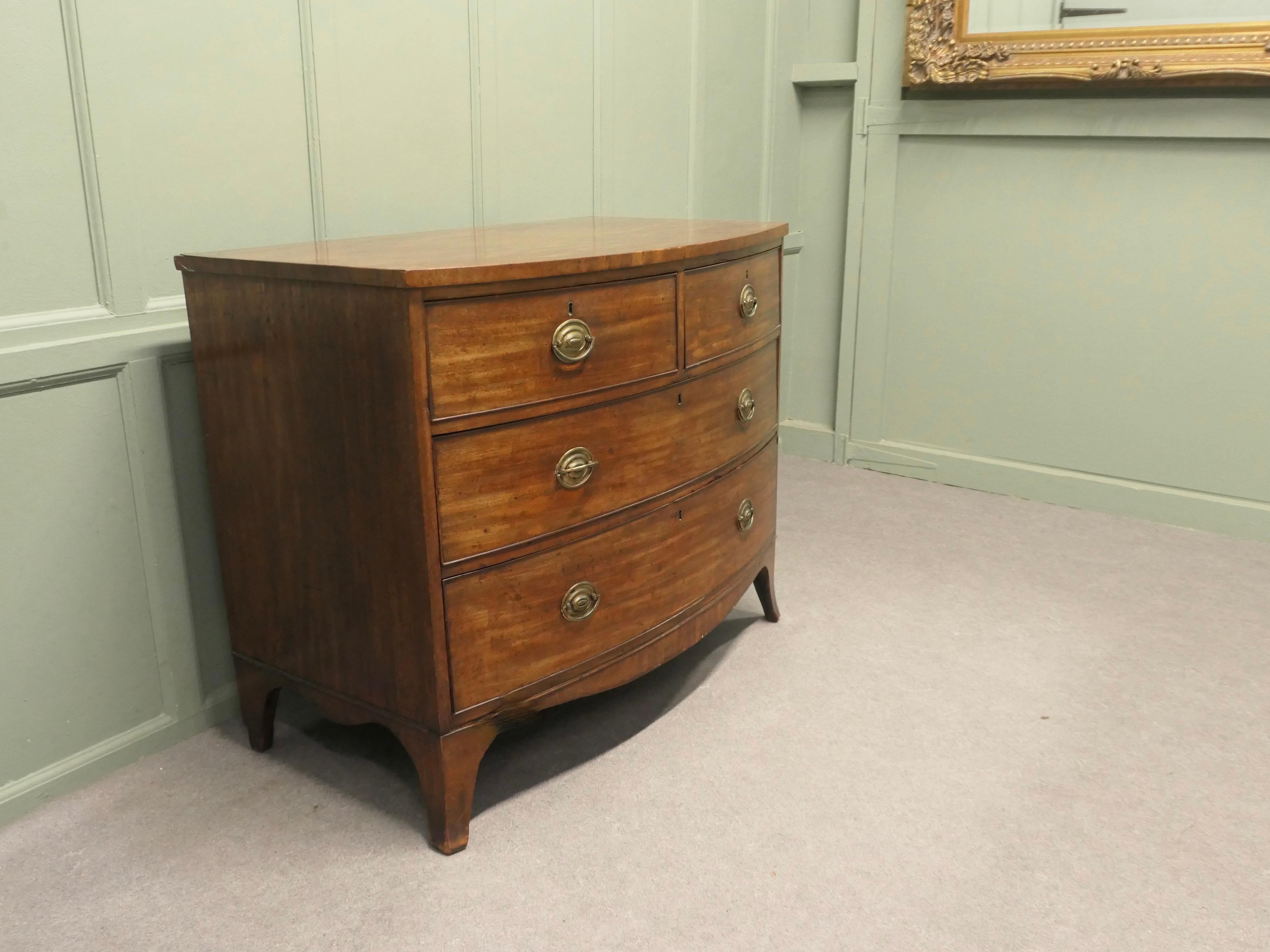 Victorian Mahogany Bow Front Chest Of Drawers This superb piece of furniture For Sale 1
