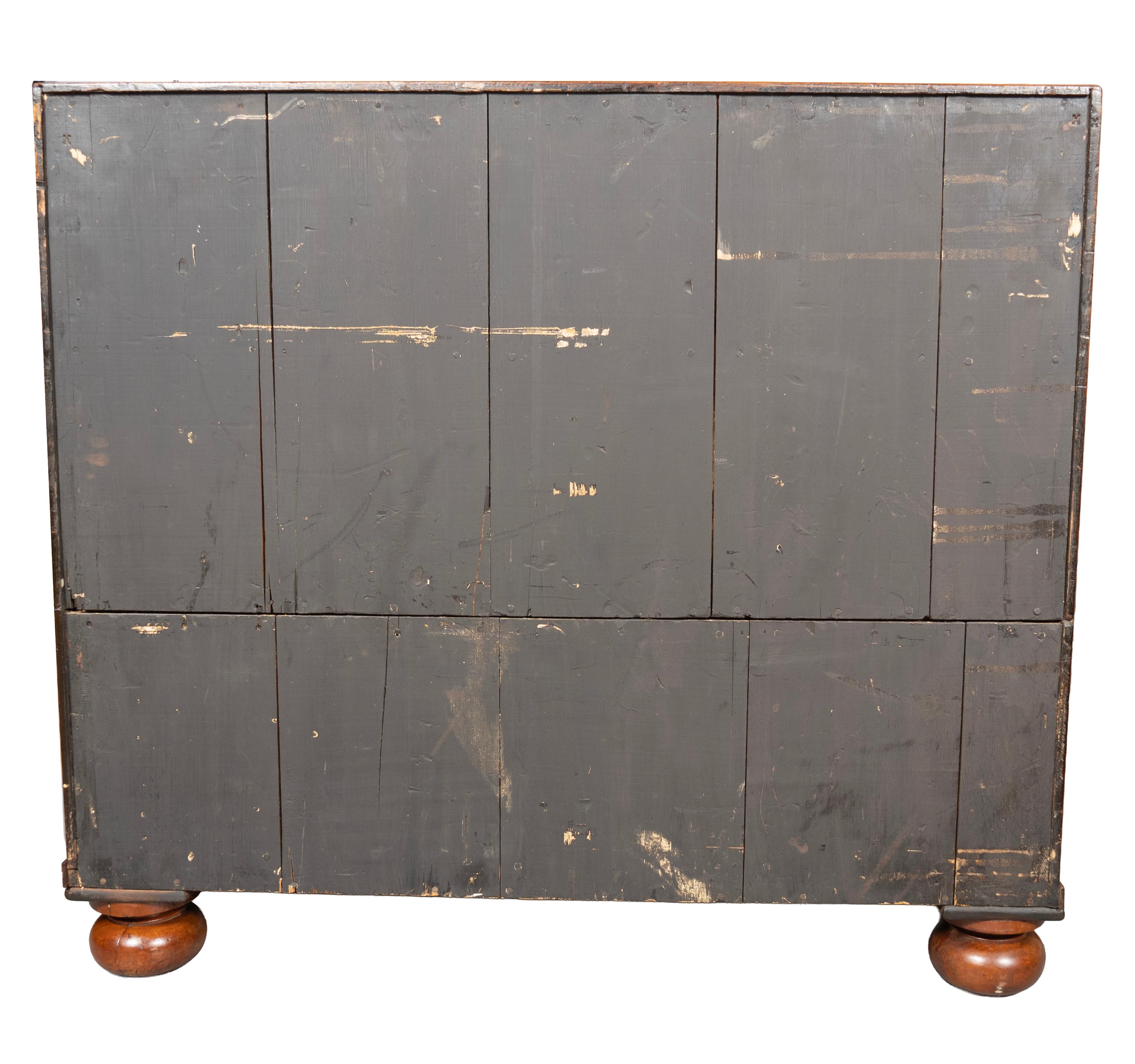 Victorian Mahogany Campaign Chest In Good Condition For Sale In Essex, MA