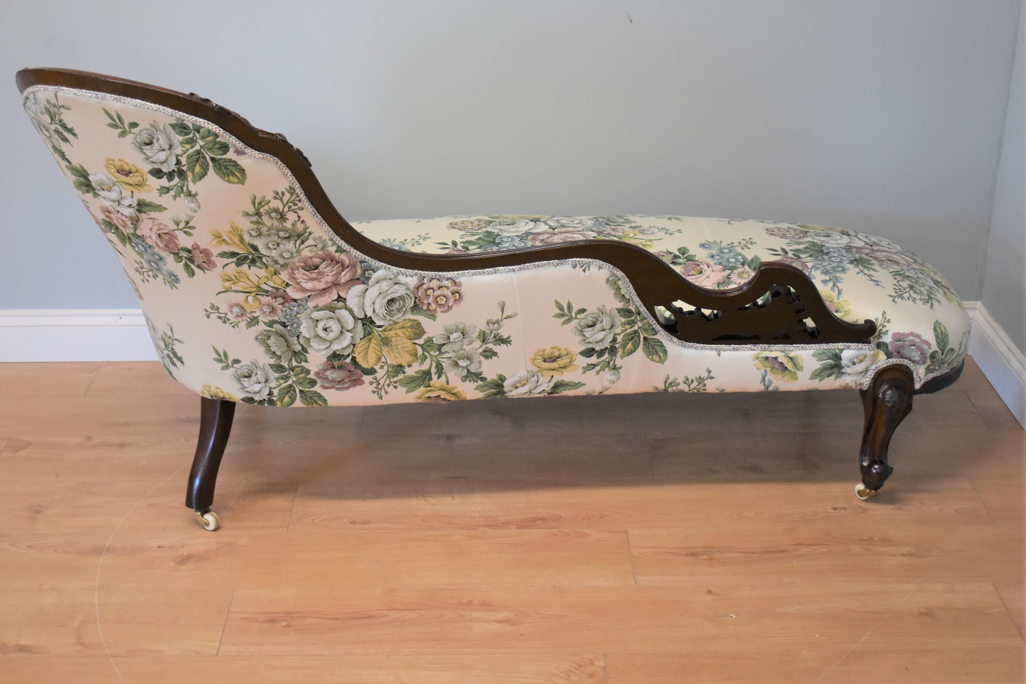 Victorian Mahogany Chaise or Sofa 6