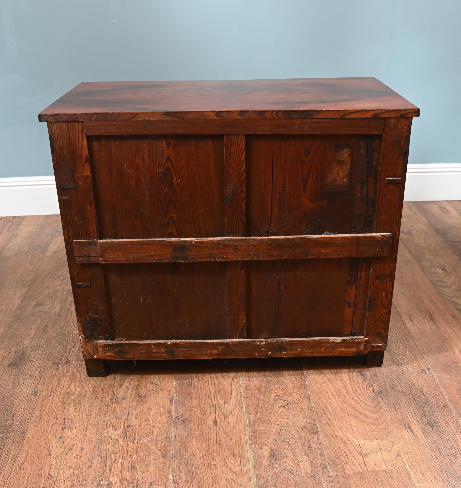 Cassettiera vittoriana in mogano 1880 Commode in vendita 4