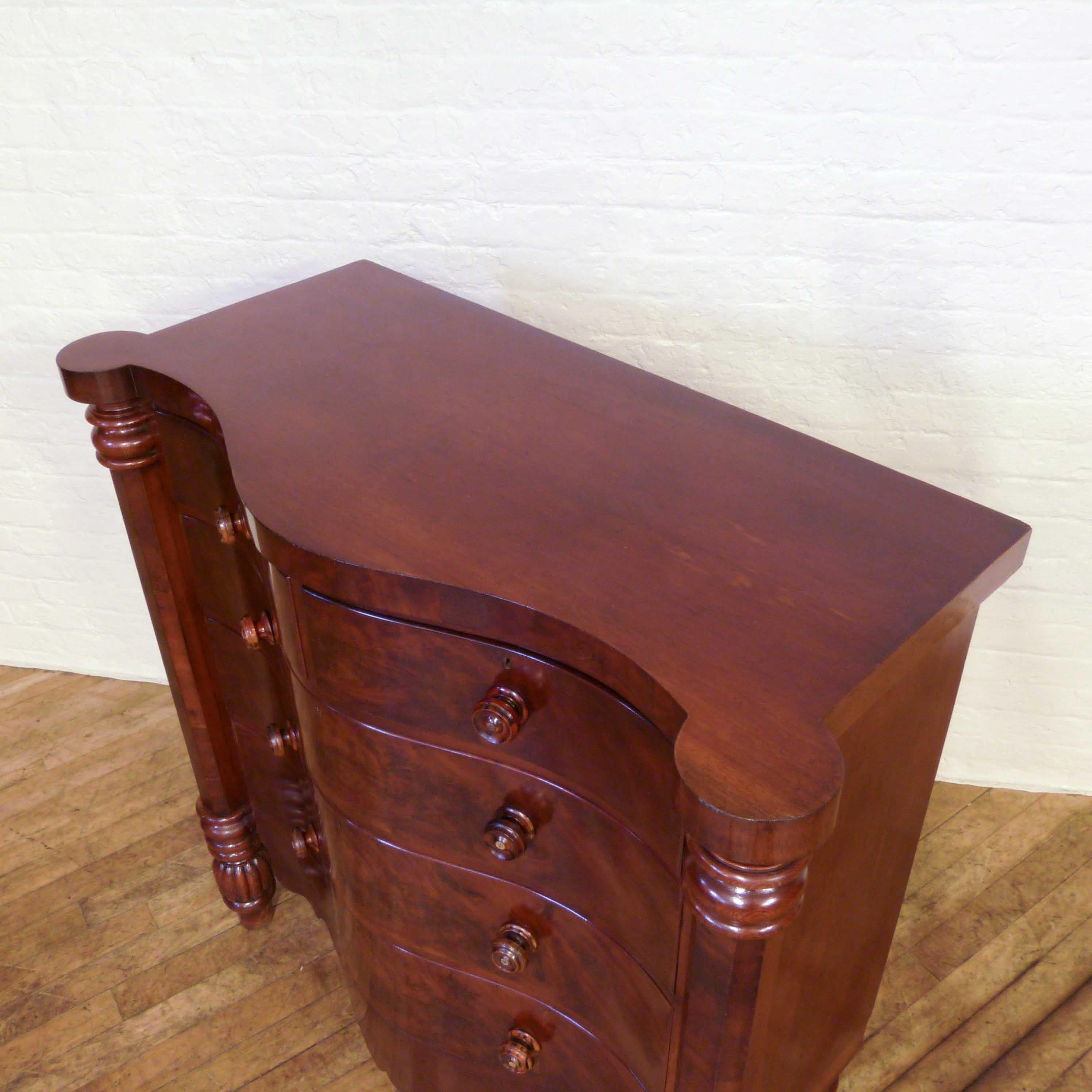 Victorian Mahogany Chest of Drawers For Sale 2