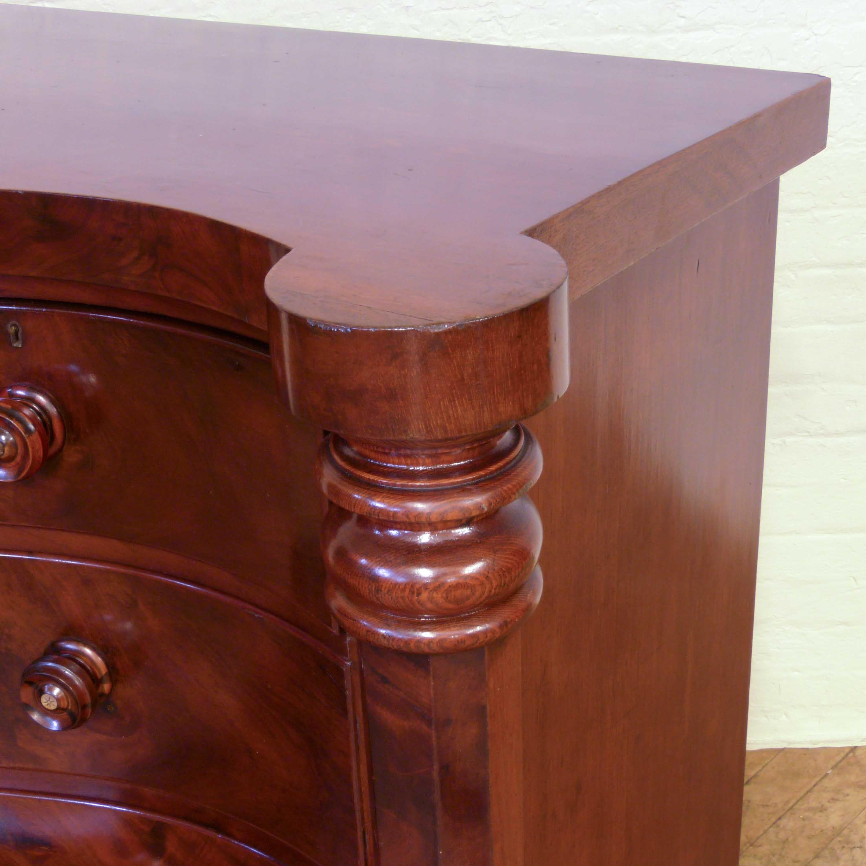 English Victorian Mahogany Chest of Drawers For Sale