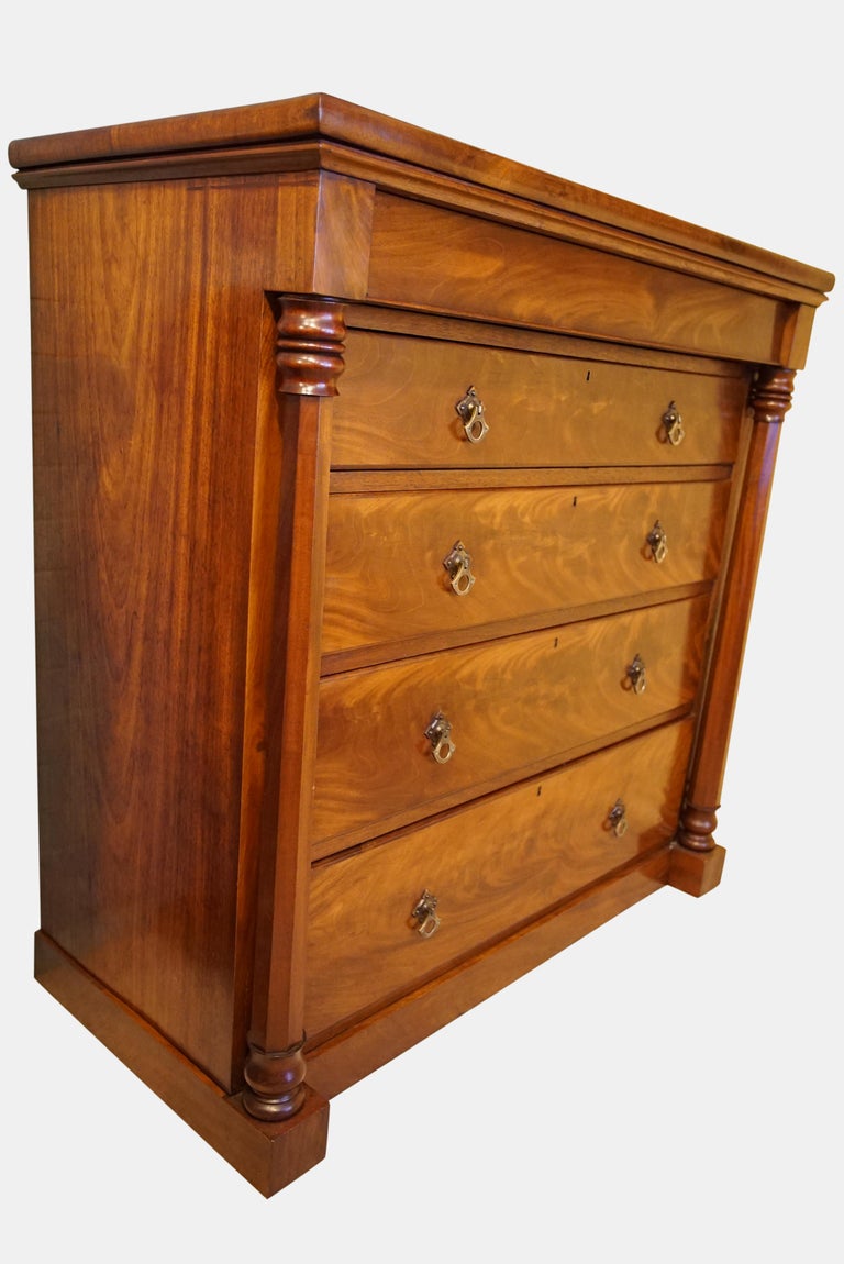 Victorian Mahogany Chest of Drawers For Sale at 1stDibs