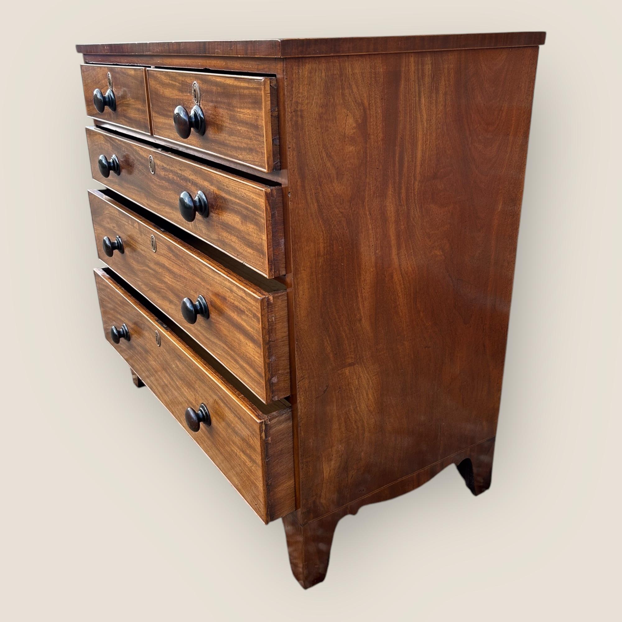 Acajou Commode victorienne en acajou en vente