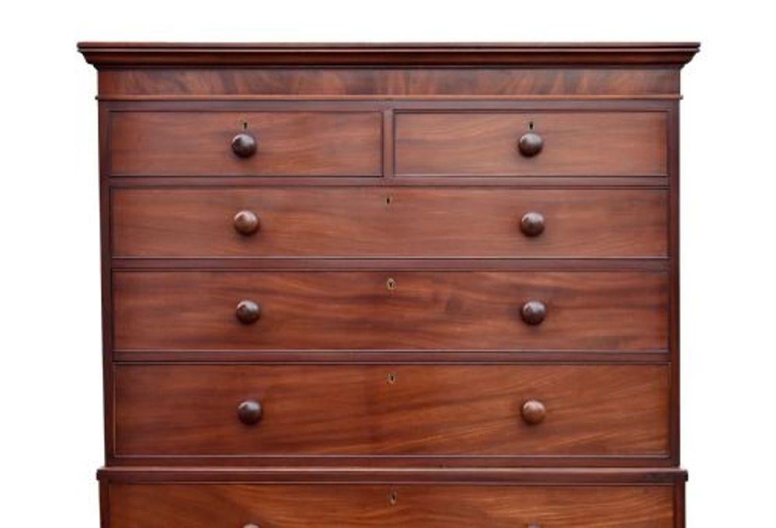 English Victorian Mahogany Chest on Chest For Sale