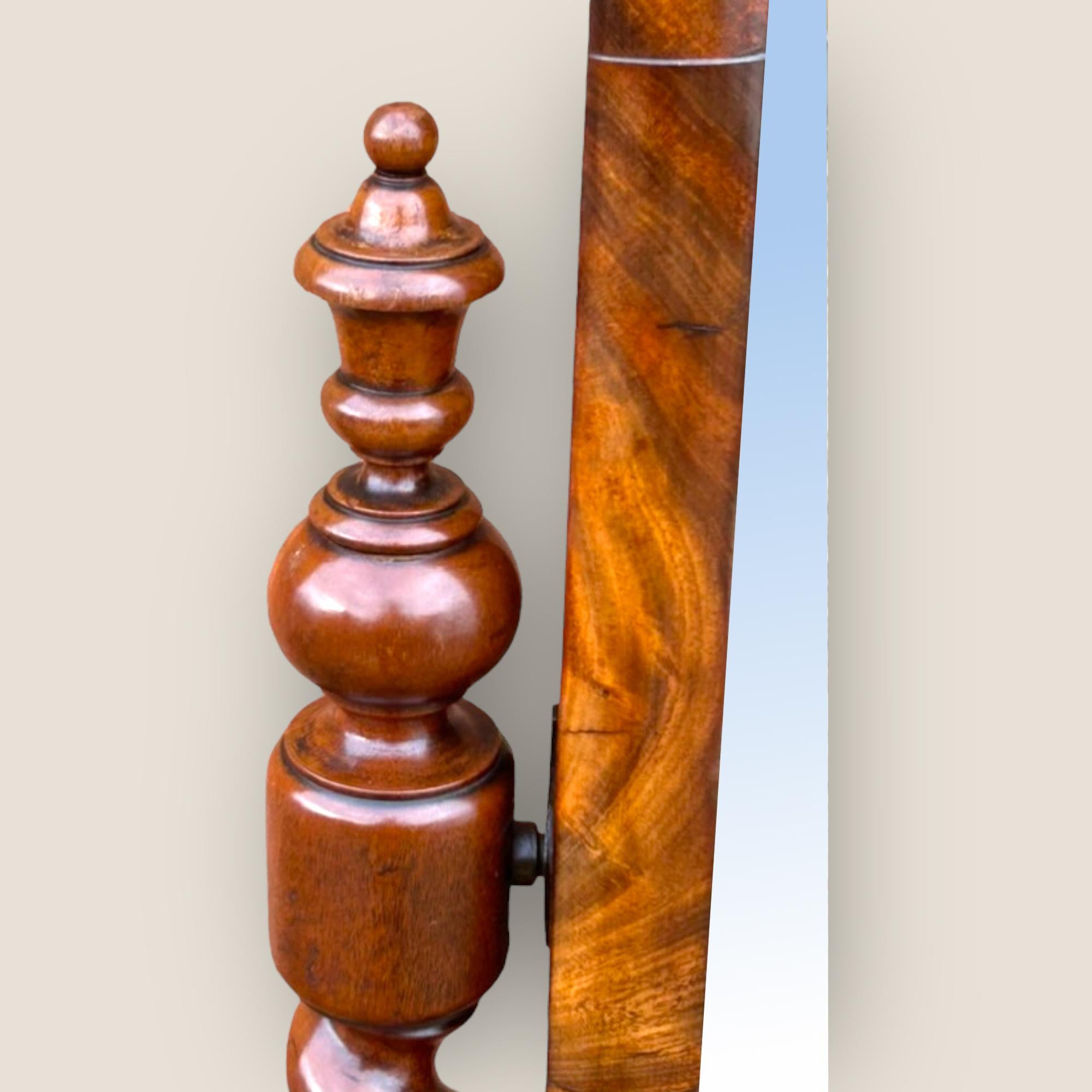 Victorian Mahogany Cheval Mirror In Good Condition For Sale In King's Lynn, GB