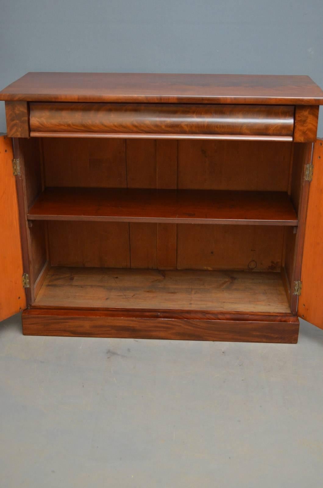 Victorian Mahogany Chiffonier 3