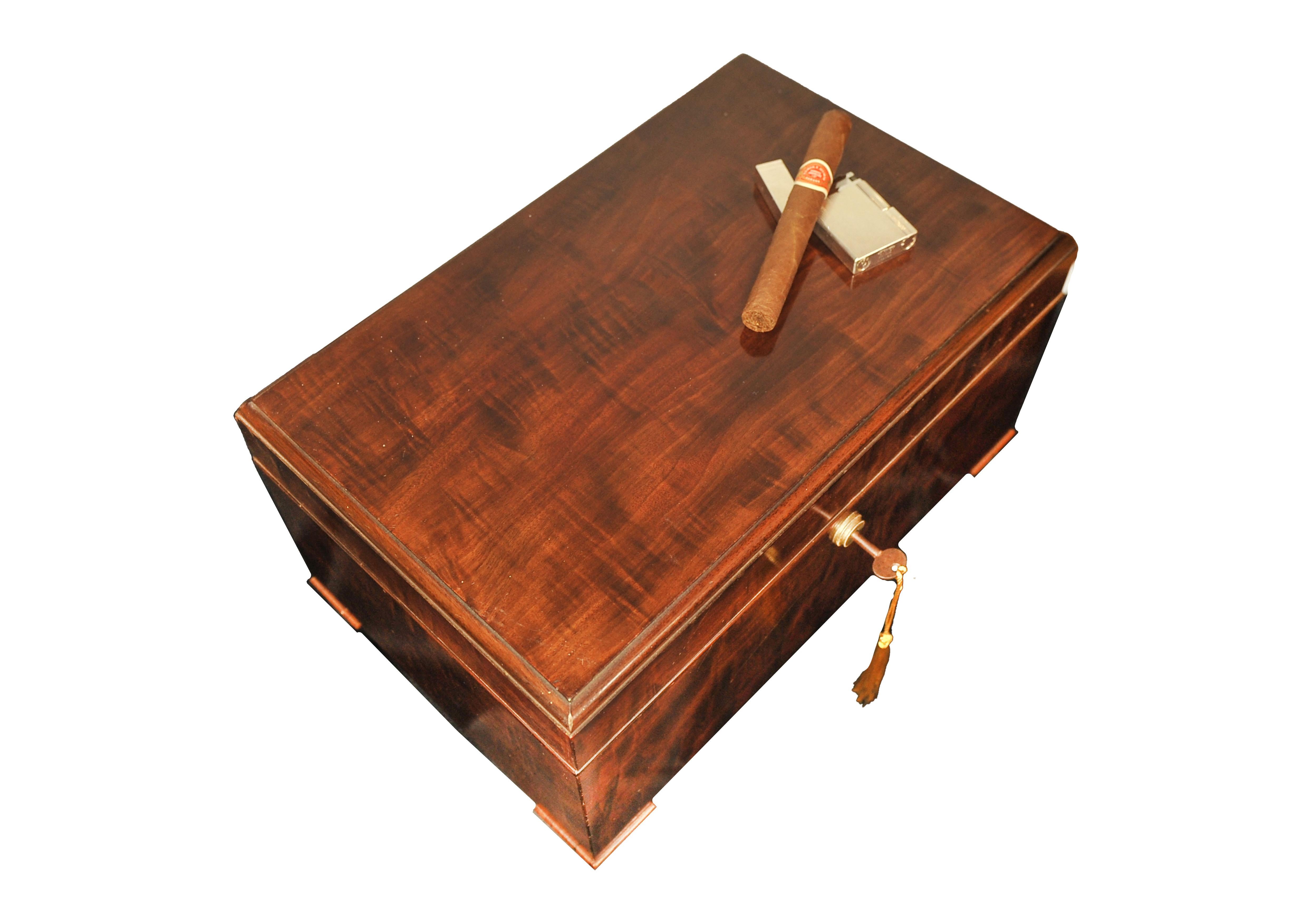 Late Victorian Elegant Victorian Mahogany Cigar Humidor Box by HL Savory Ltd London Bond Street