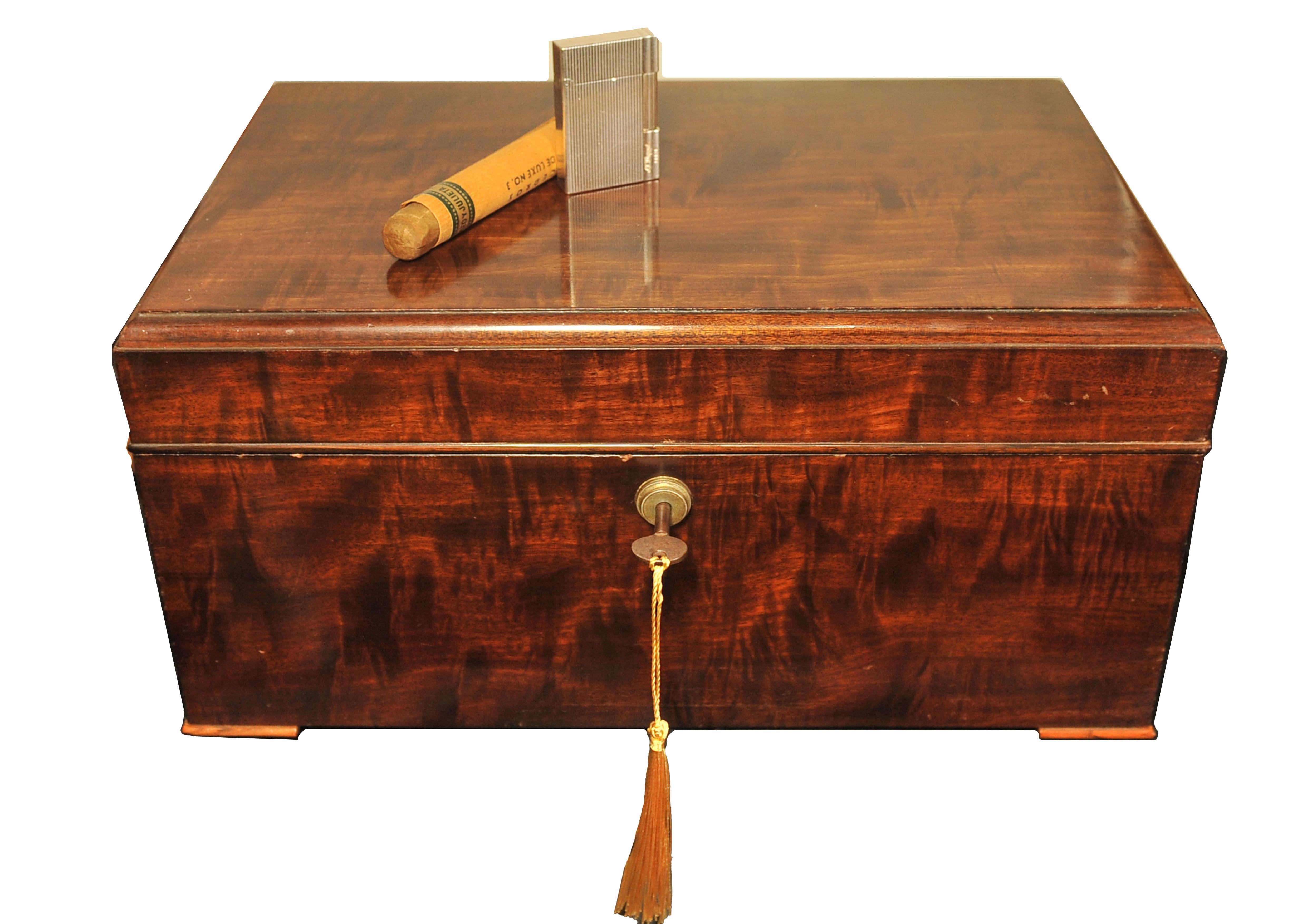 Veneer Elegant Victorian Mahogany Cigar Humidor Box by HL Savory Ltd London Bond Street