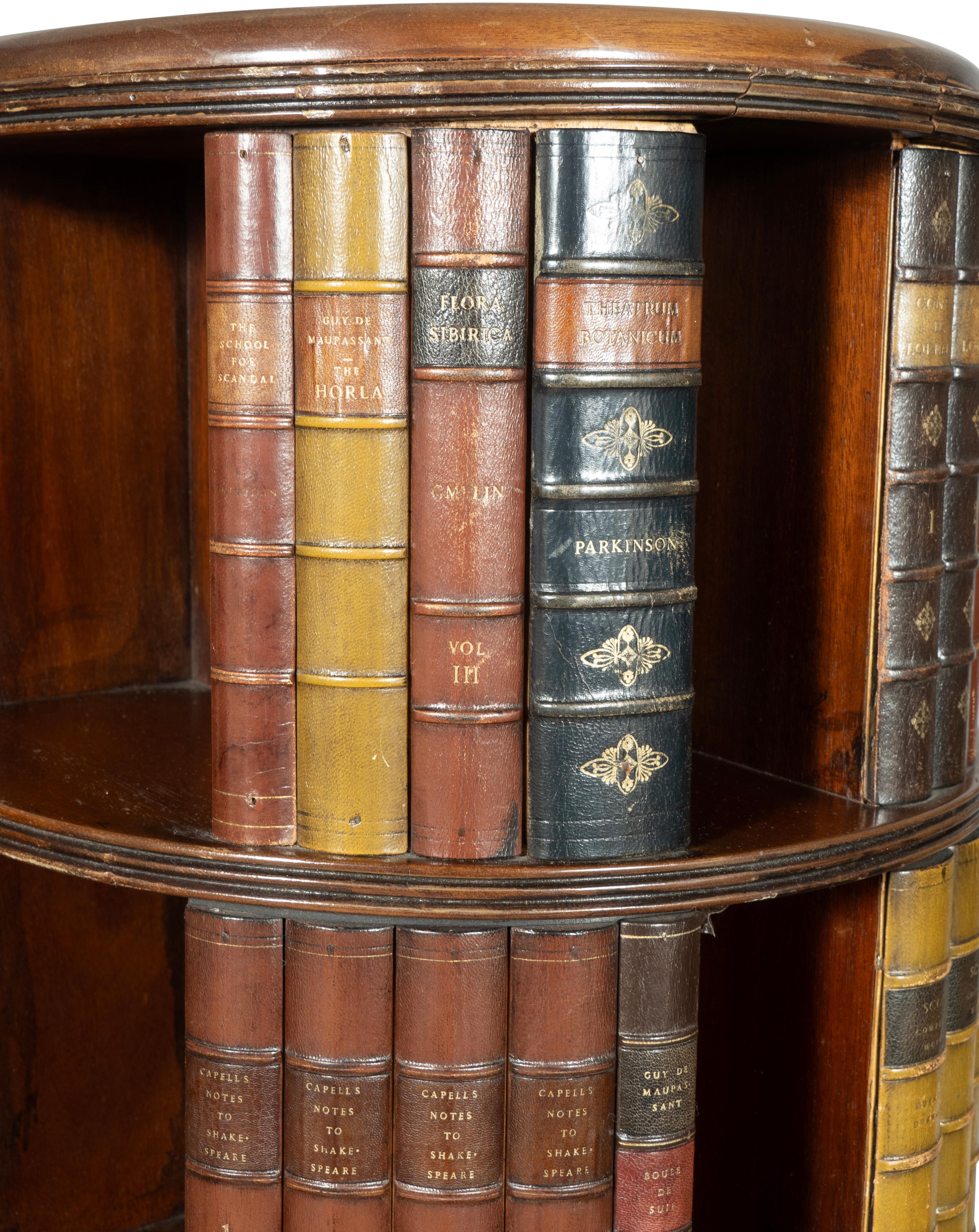 Pelle Libreria circolare vittoriana in mogano con rilegatura in pelle in vendita