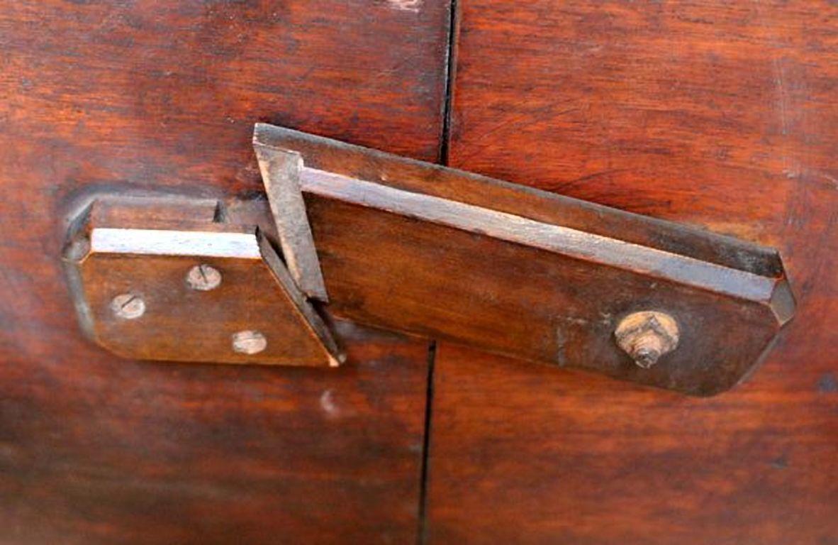 Victorian Mahogany Coaching Table For Sale 1