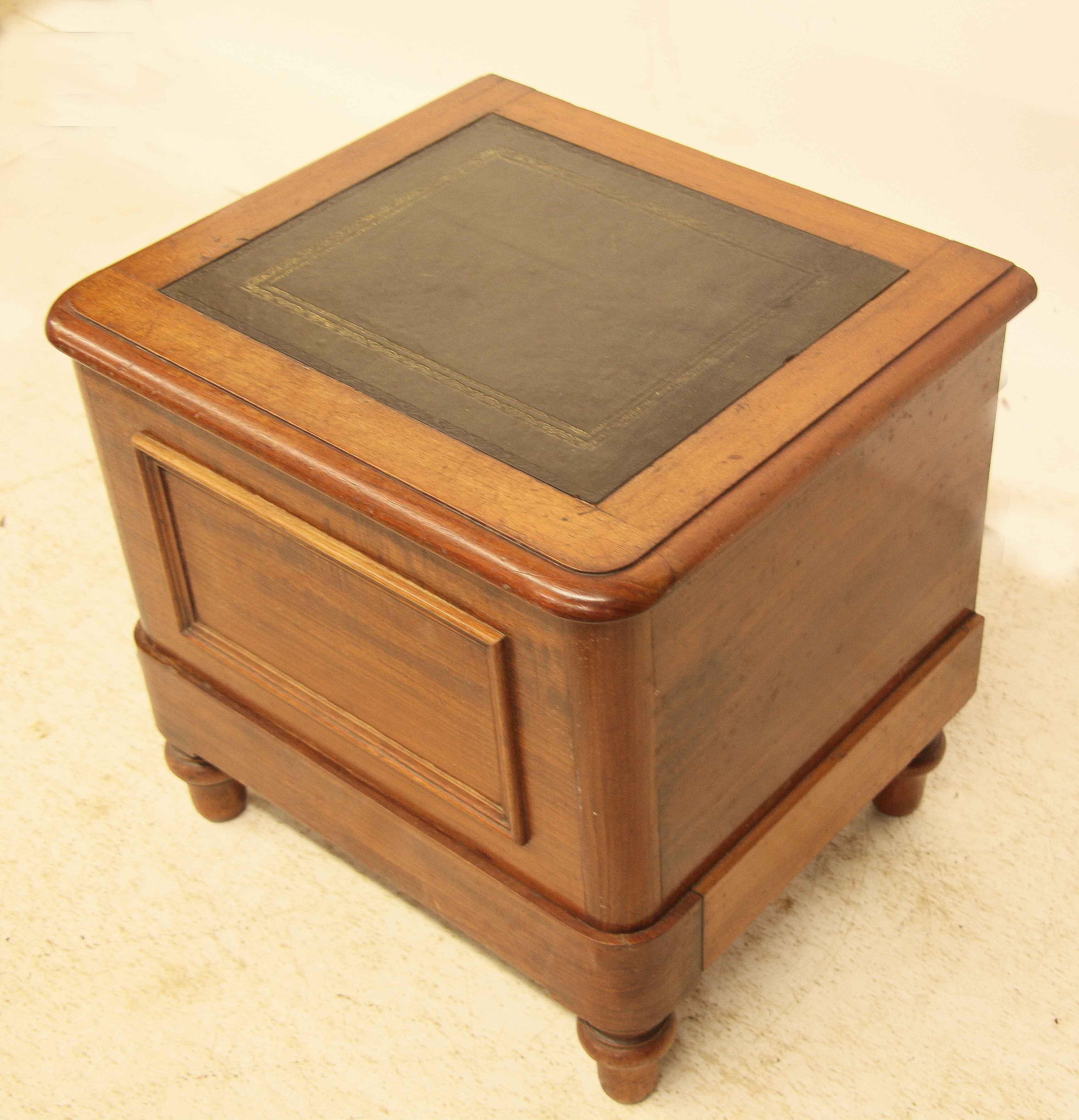 English Victorian Mahogany Commode For Sale