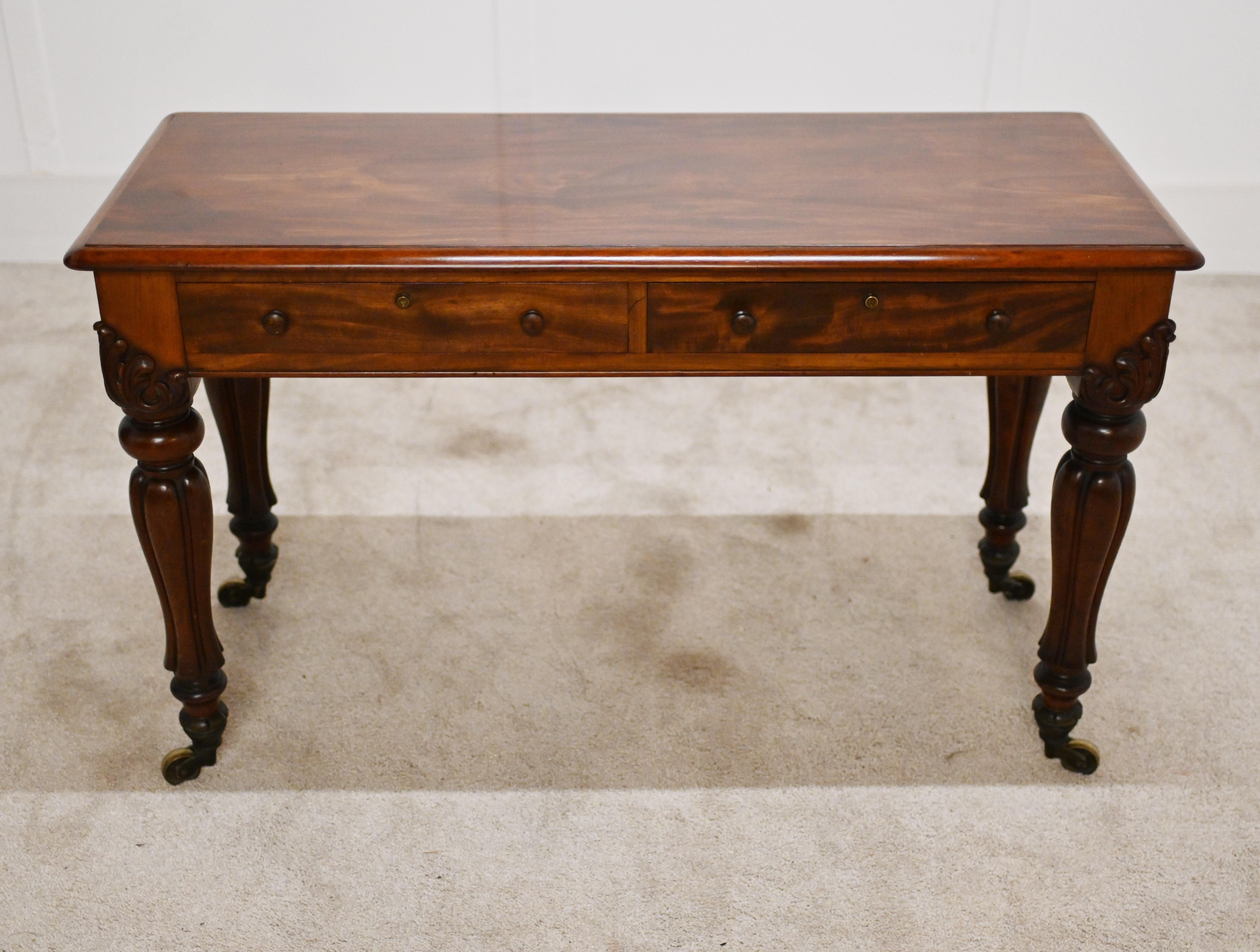 Victorian Mahogany Desk Hamptons and Sons London 1840 In Good Condition For Sale In Potters Bar, GB