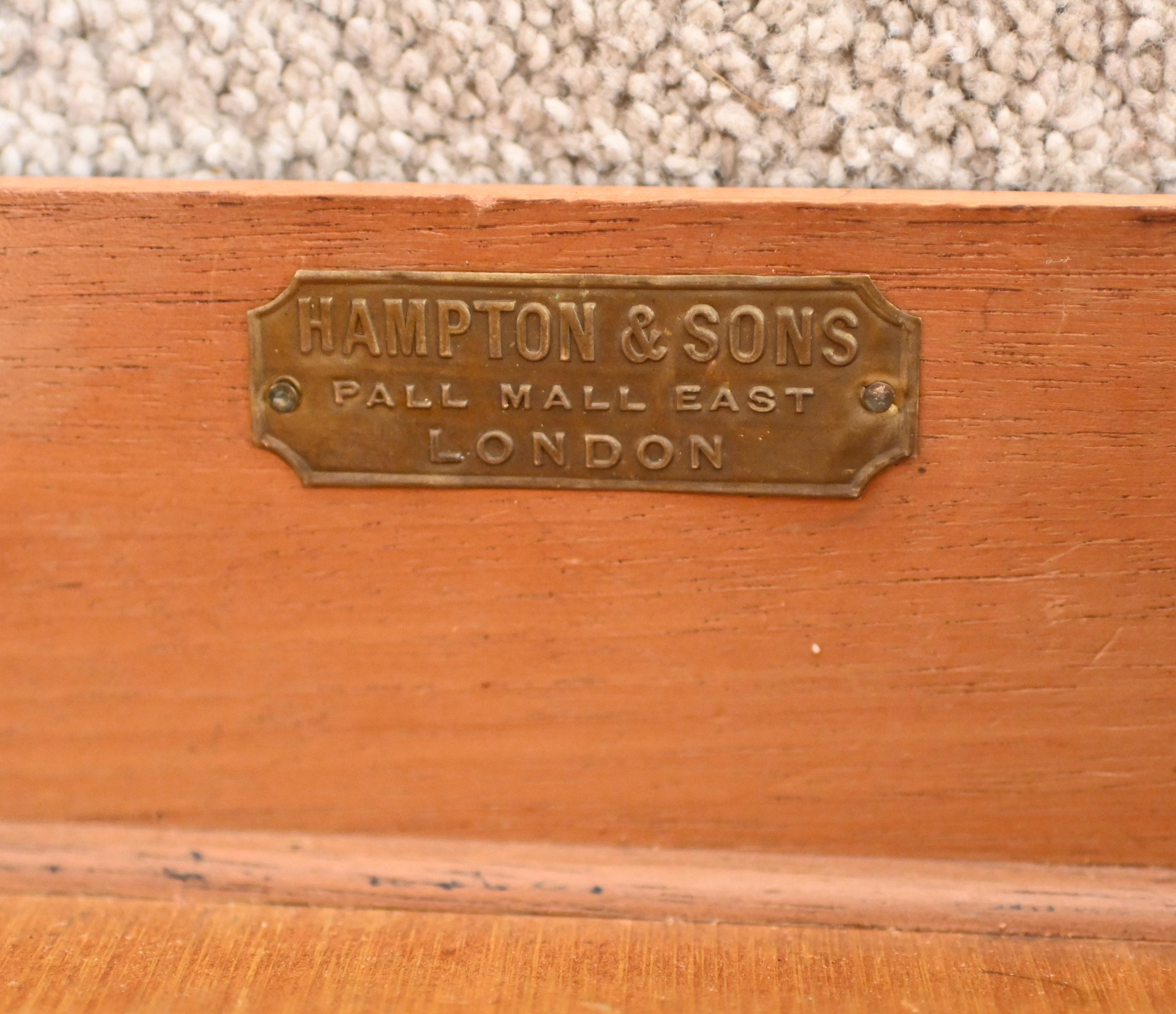 Victorian Mahogany Desk Hamptons and Sons London 1840 For Sale 1