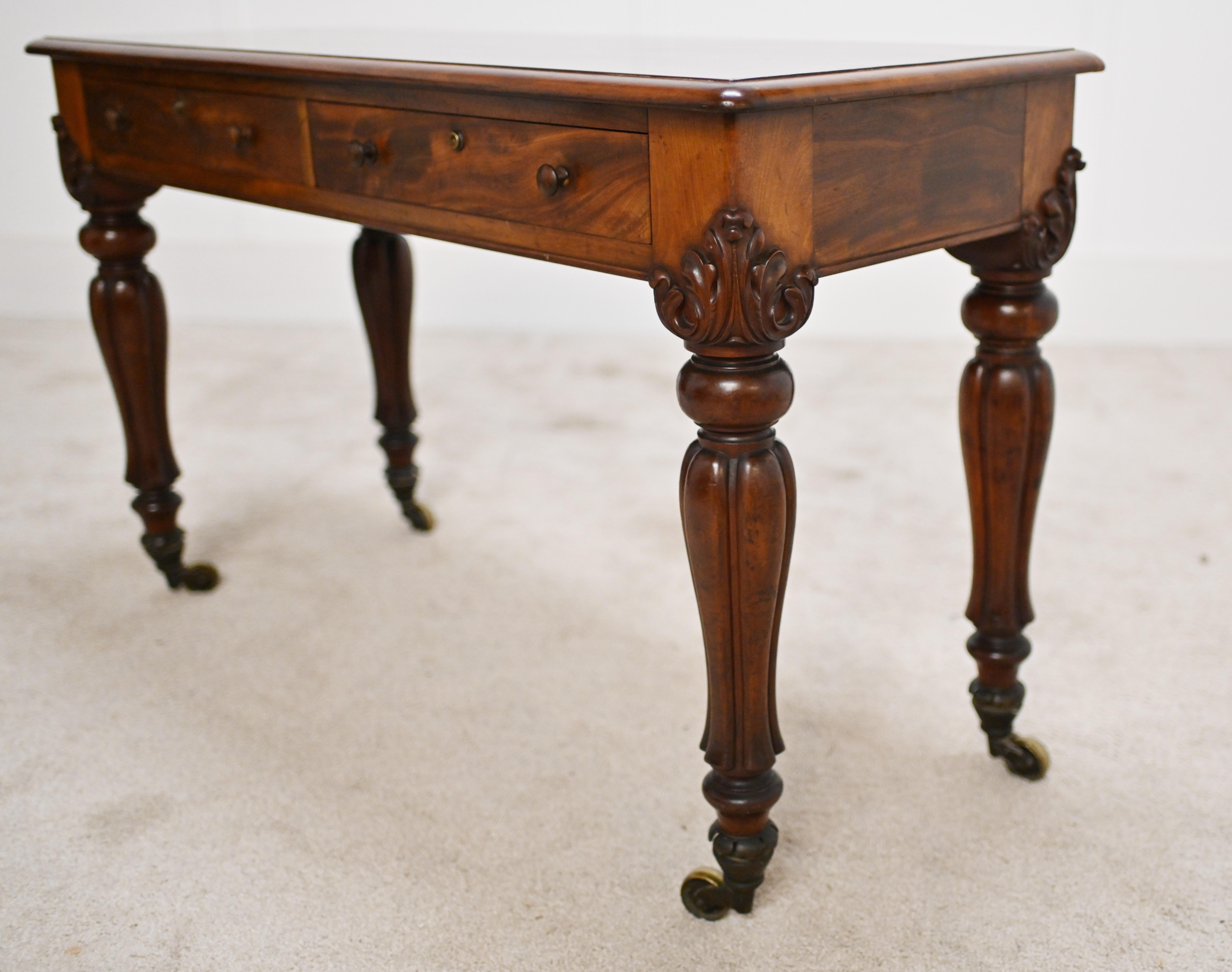 Victorian Mahogany Desk Hamptons and Sons London 1840 For Sale 3