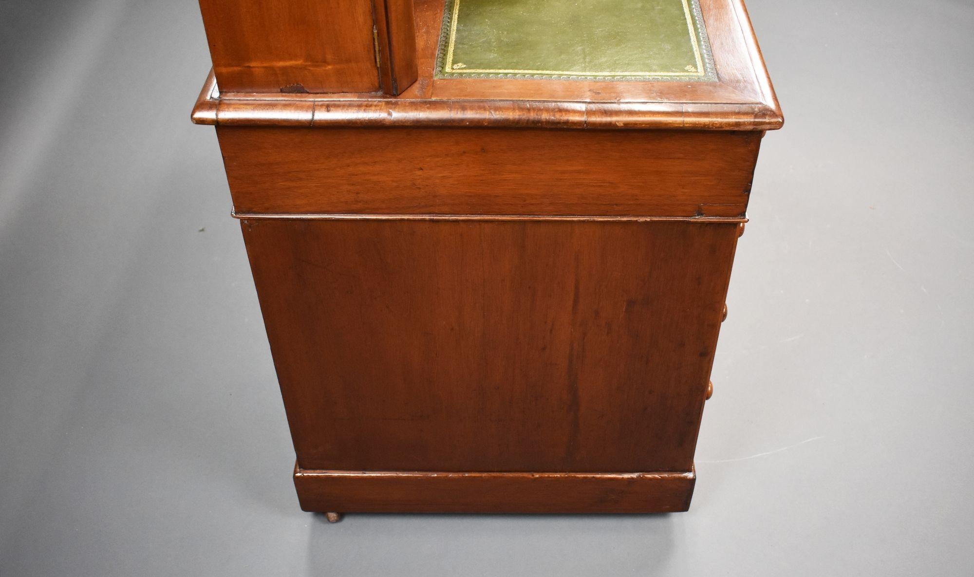 19th Century Victorian Mahogany Dickens Desk For Sale