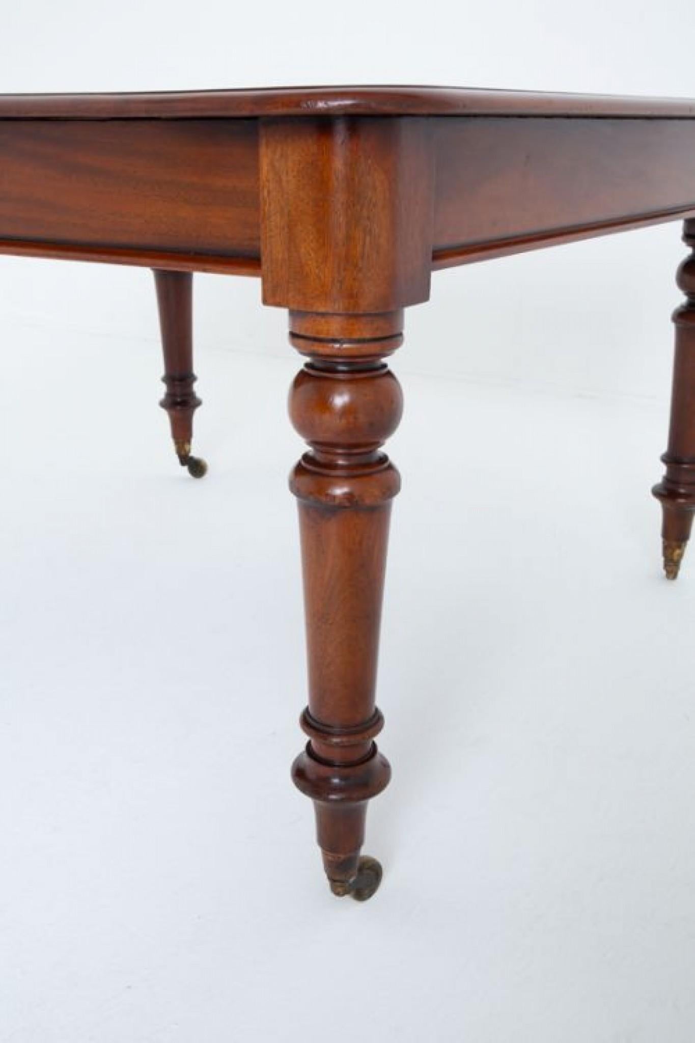 Victorian Mahogany Dining Table Extending 10 Seater 1860 In Good Condition In Potters Bar, GB