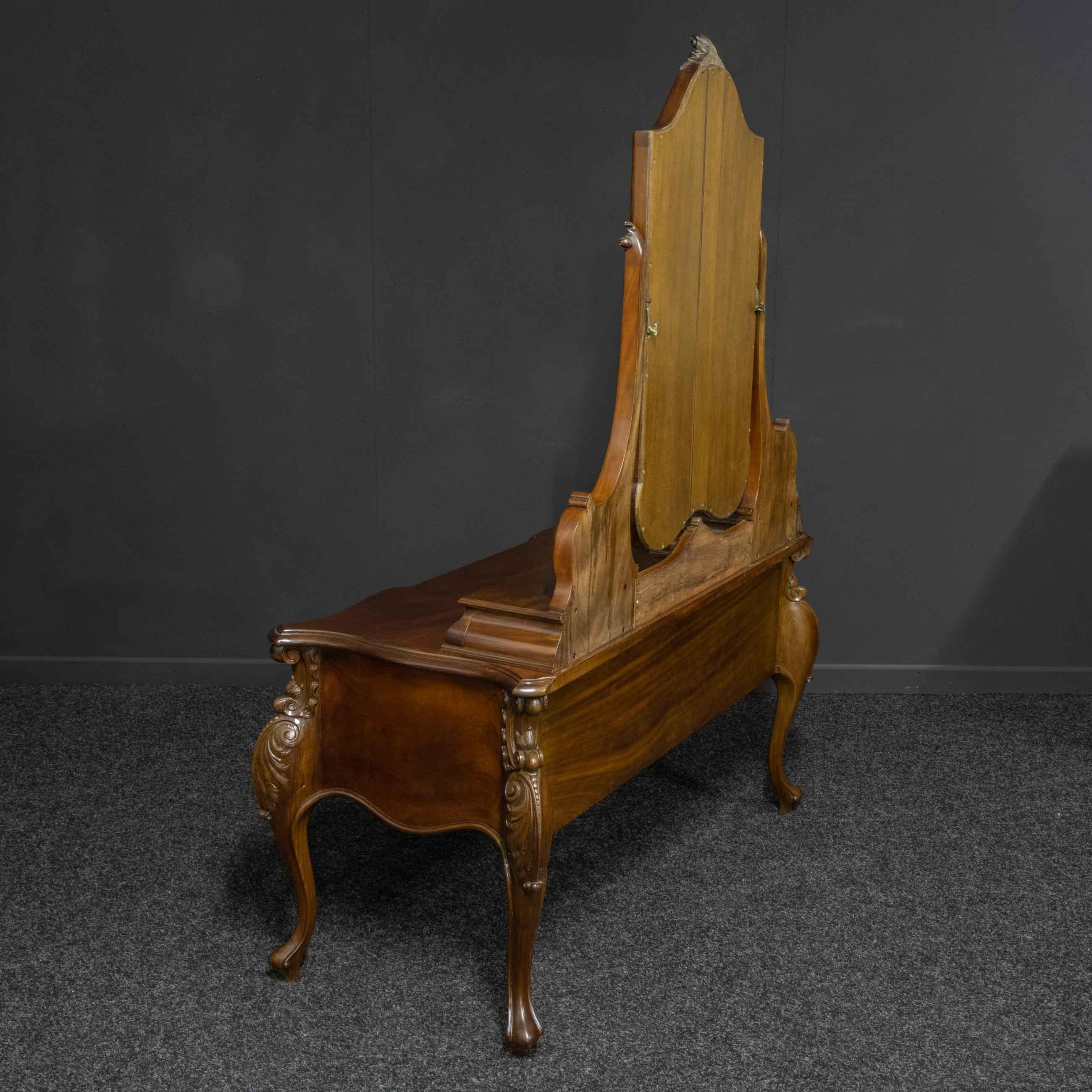 Victorian Mahogany Dressing Table For Sale 5