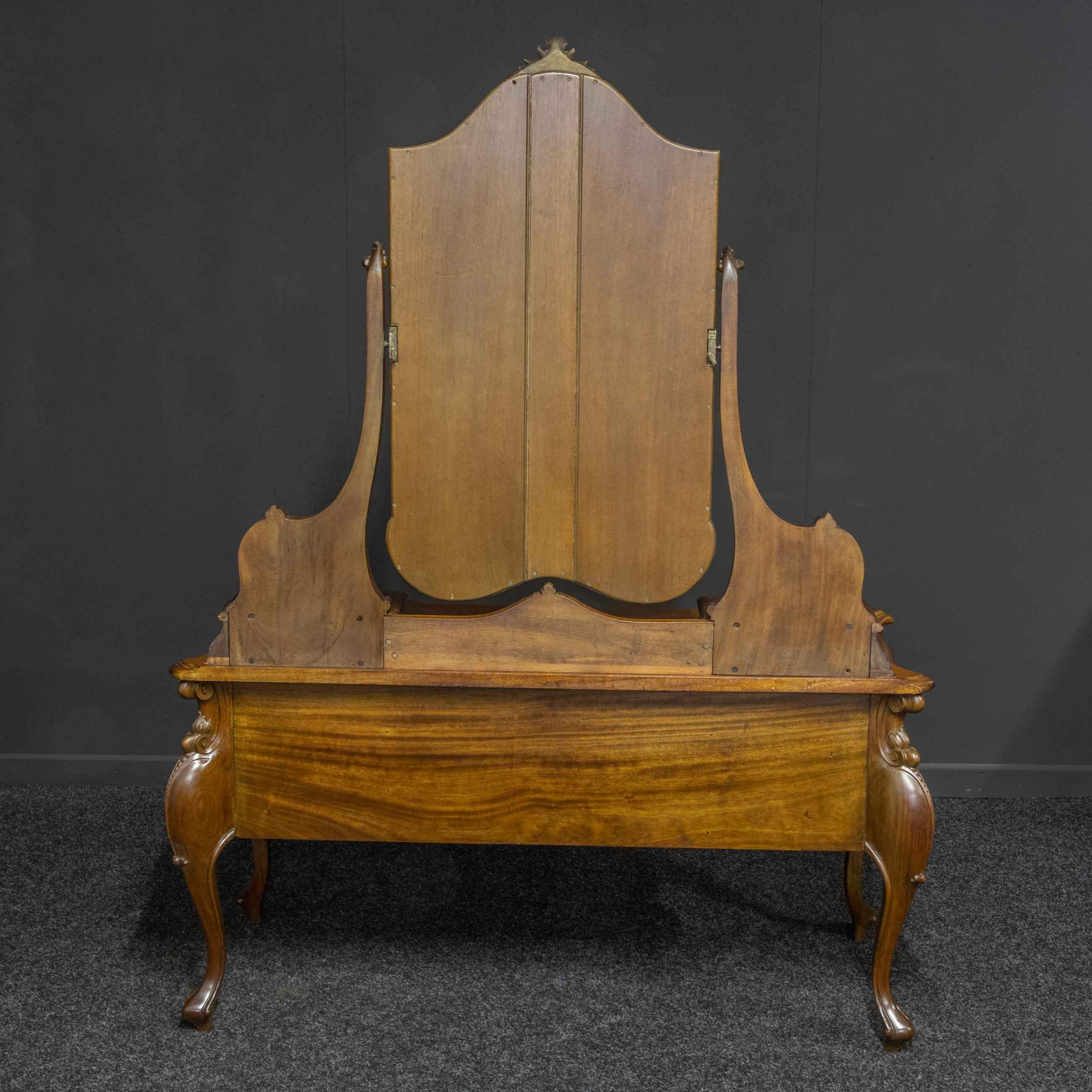 Victorian Mahogany Dressing Table For Sale 6