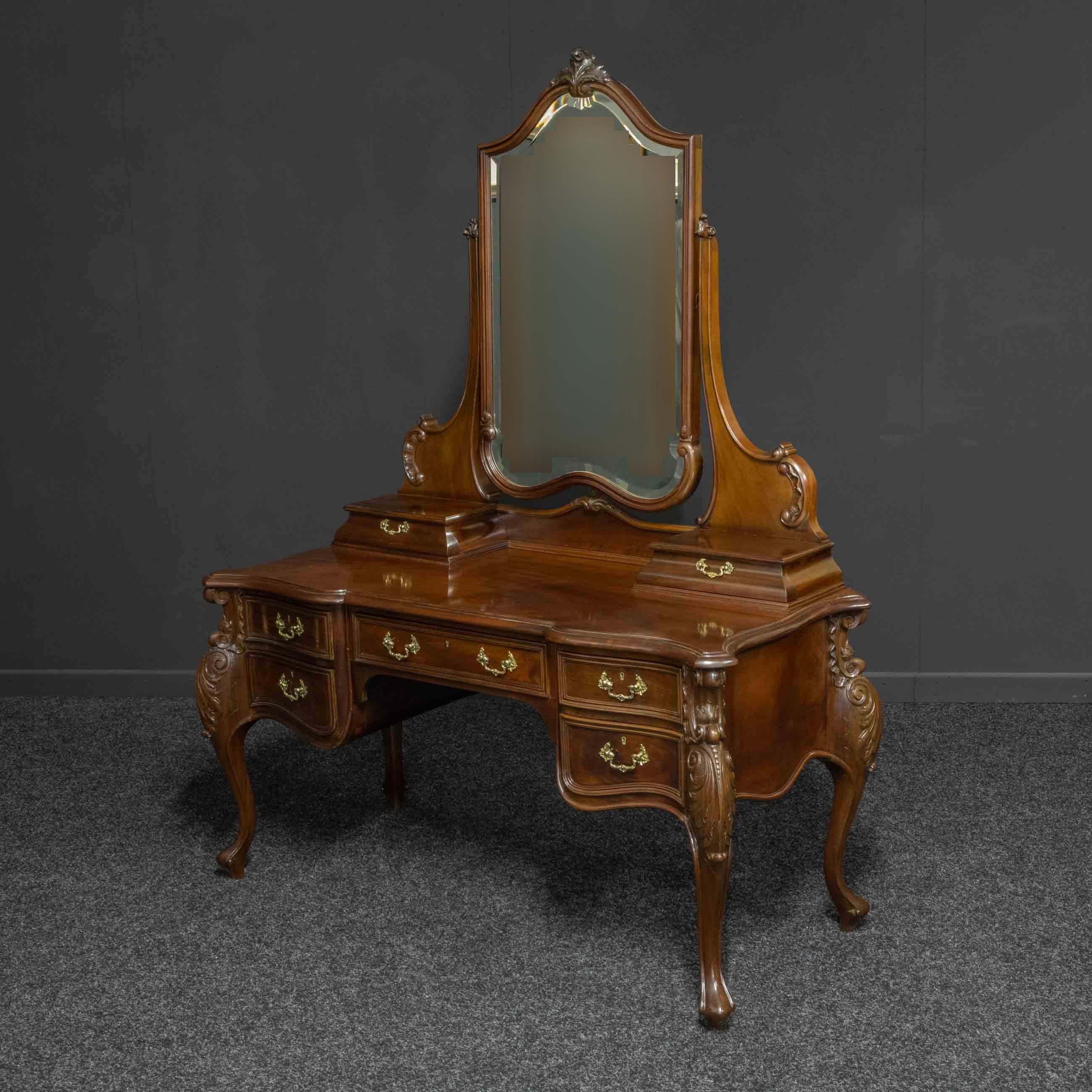 Victorian Mahogany Dressing Table For Sale 9