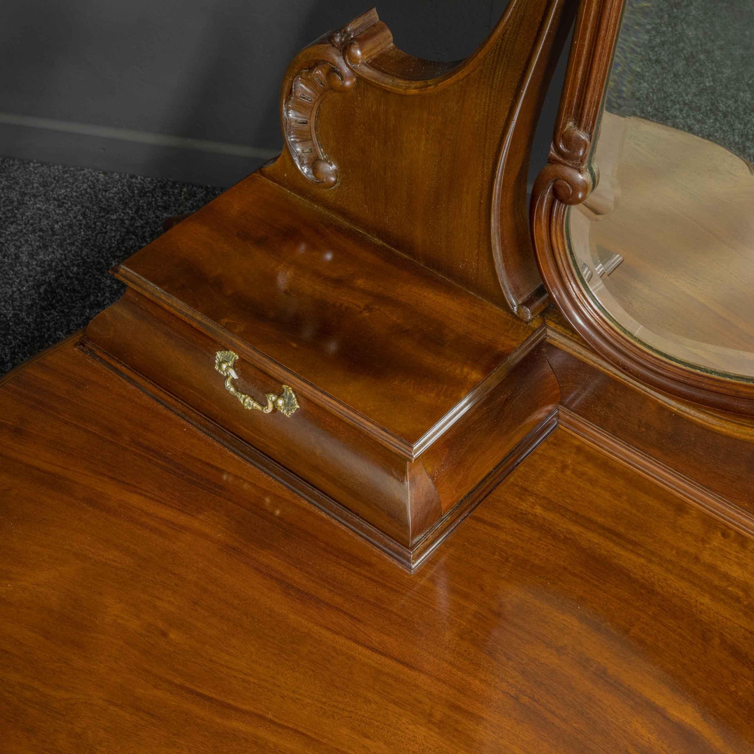 British Victorian Mahogany Dressing Table For Sale