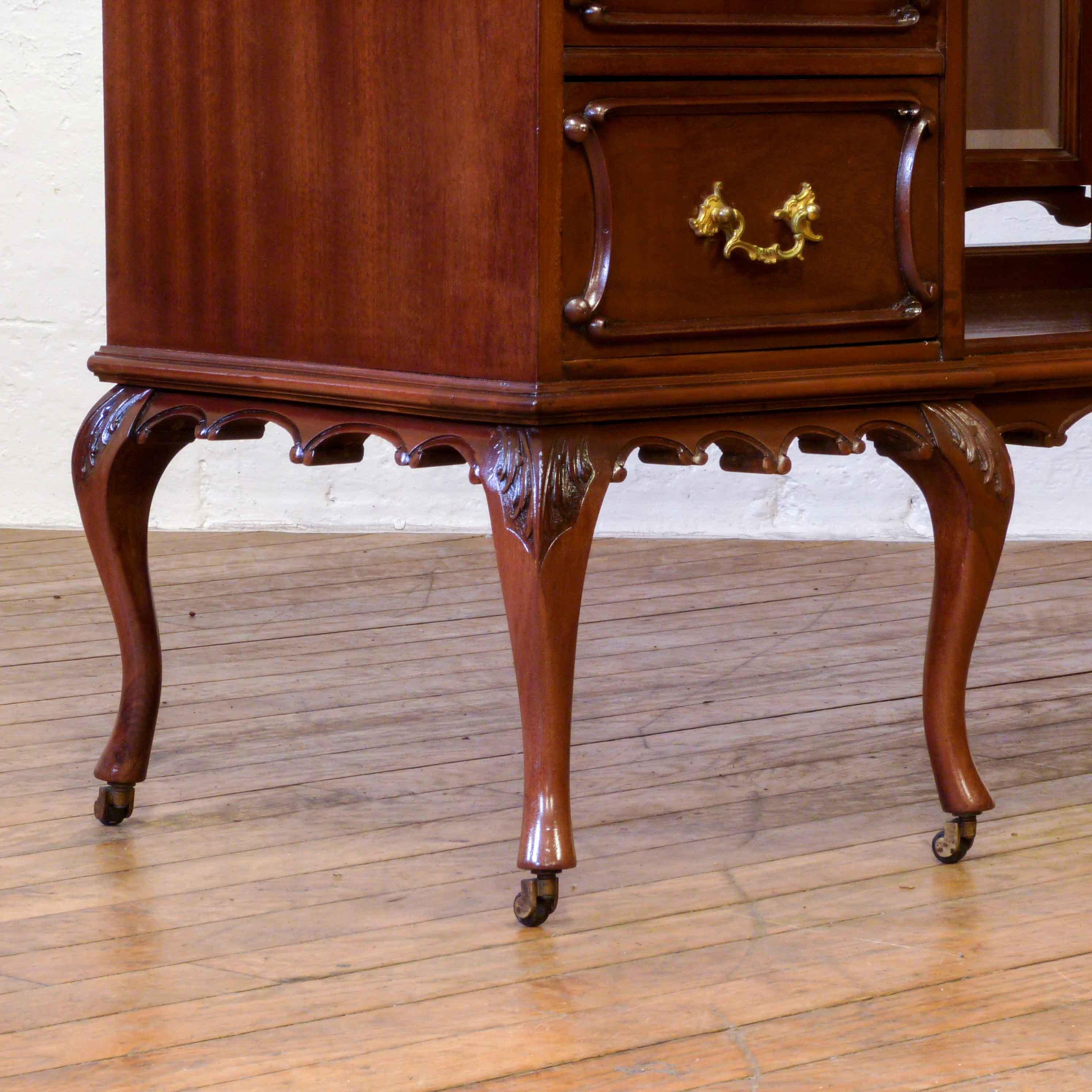 Victorian Mahogany Dressing Table For Sale 1