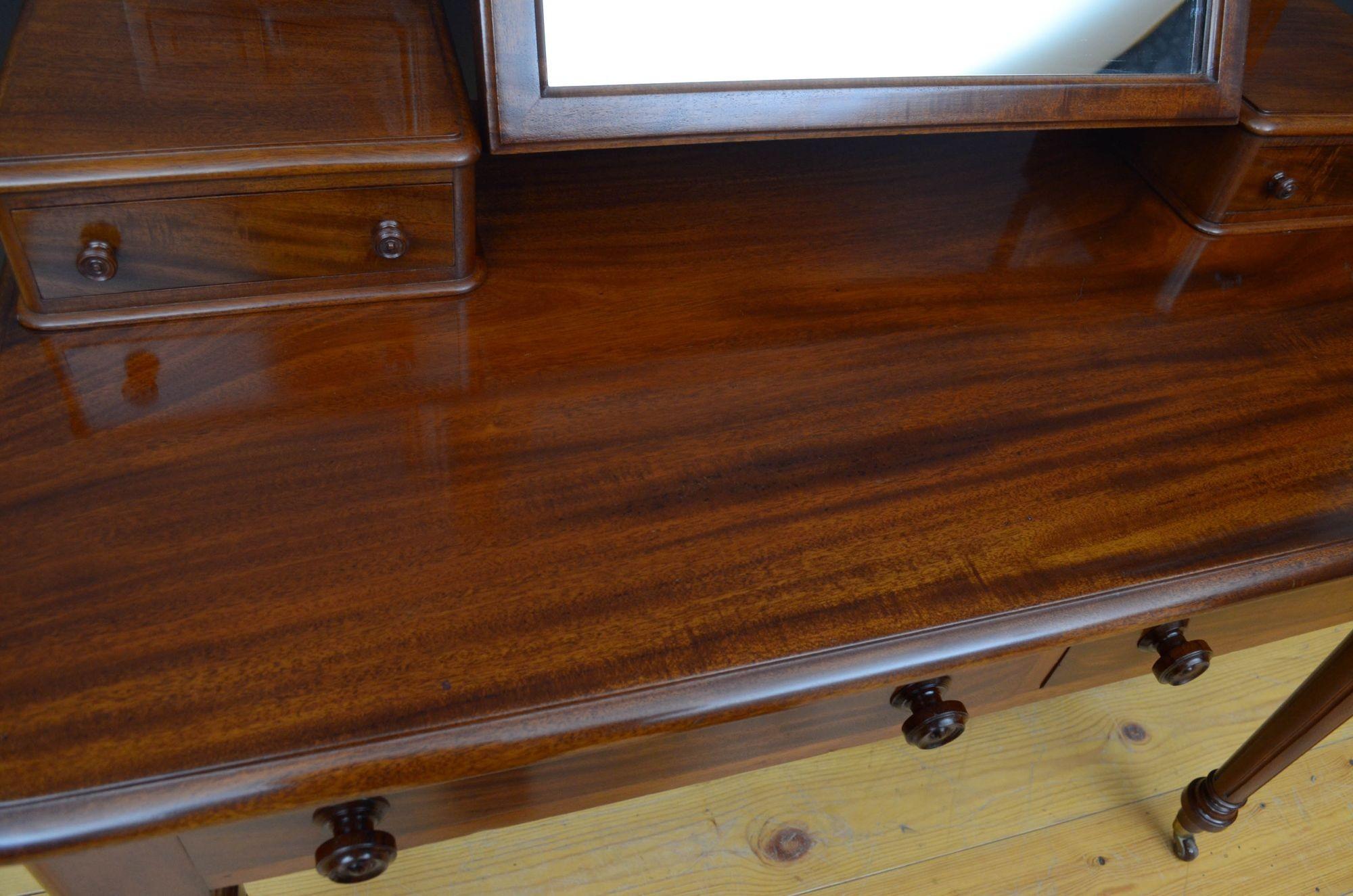 Victorian Mahogany Dressing Table For Sale 4
