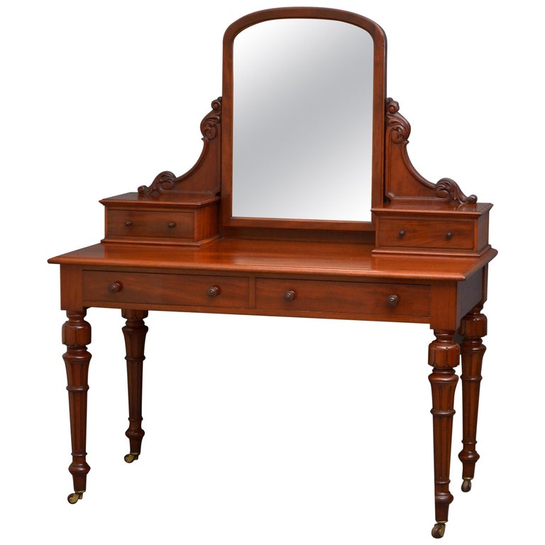Victorian Mahogany Dressing Table For Sale at 1stdibs
