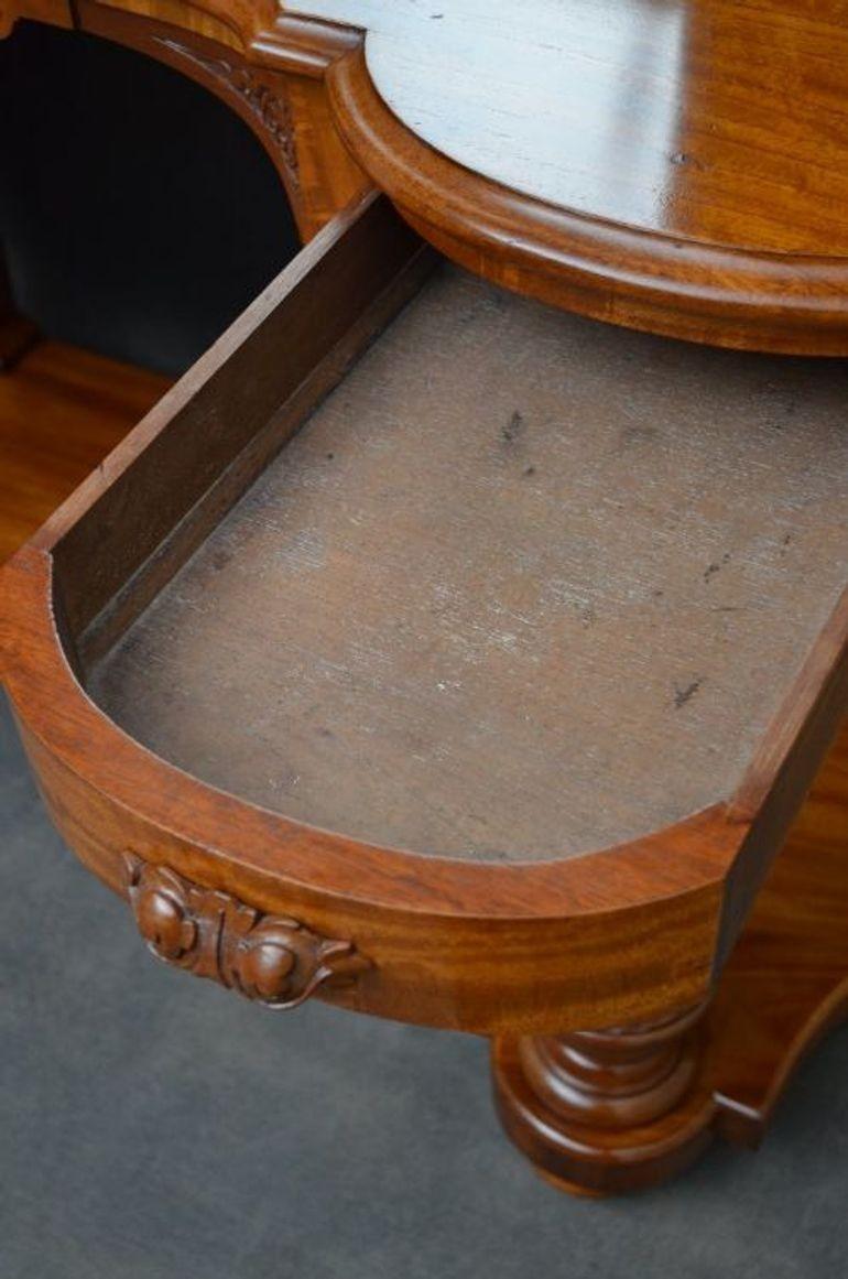 Victorian Mahogany Duchess Stand Dressing Table For Sale 2