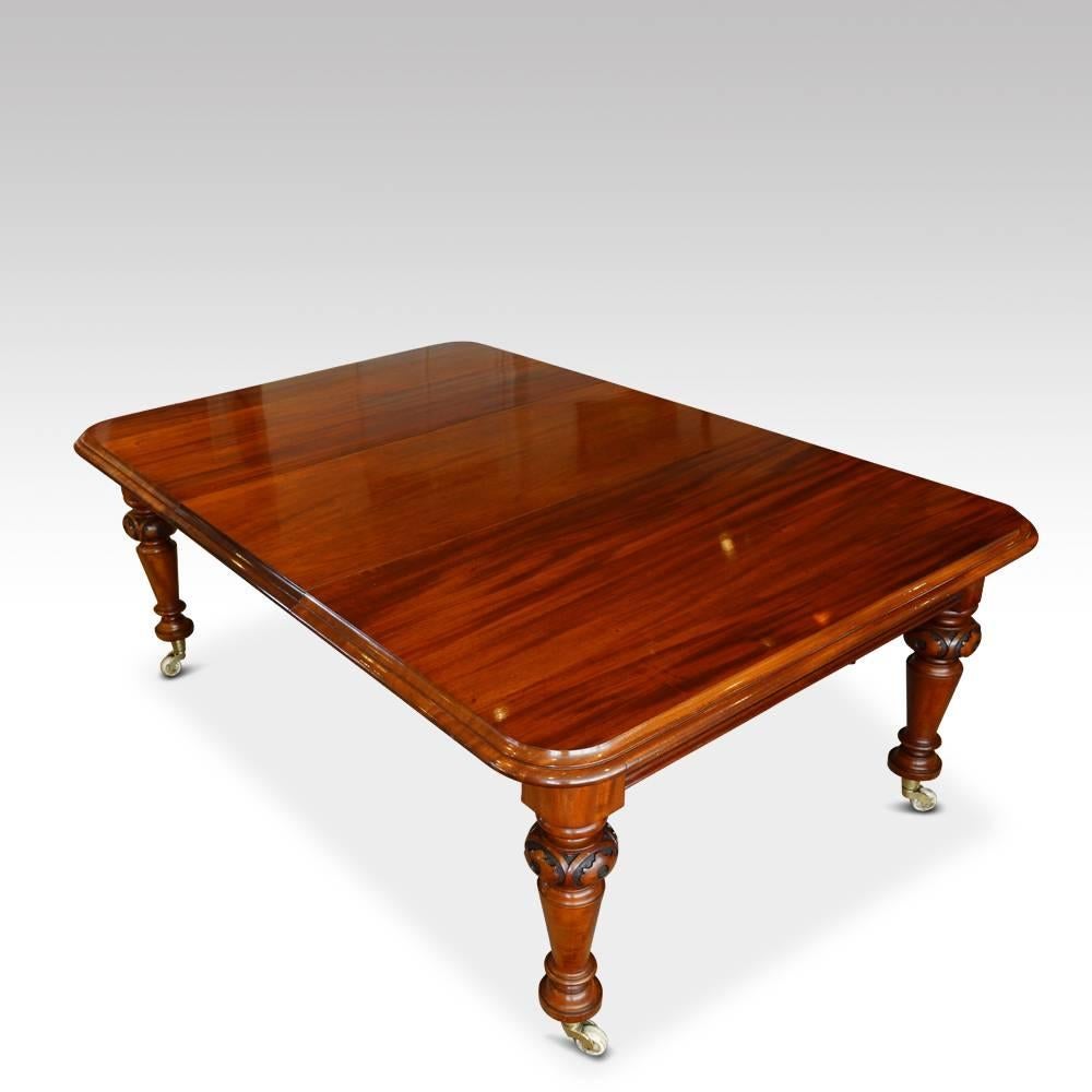 Victorian Mahogany Extending Dining Table For Sale 5