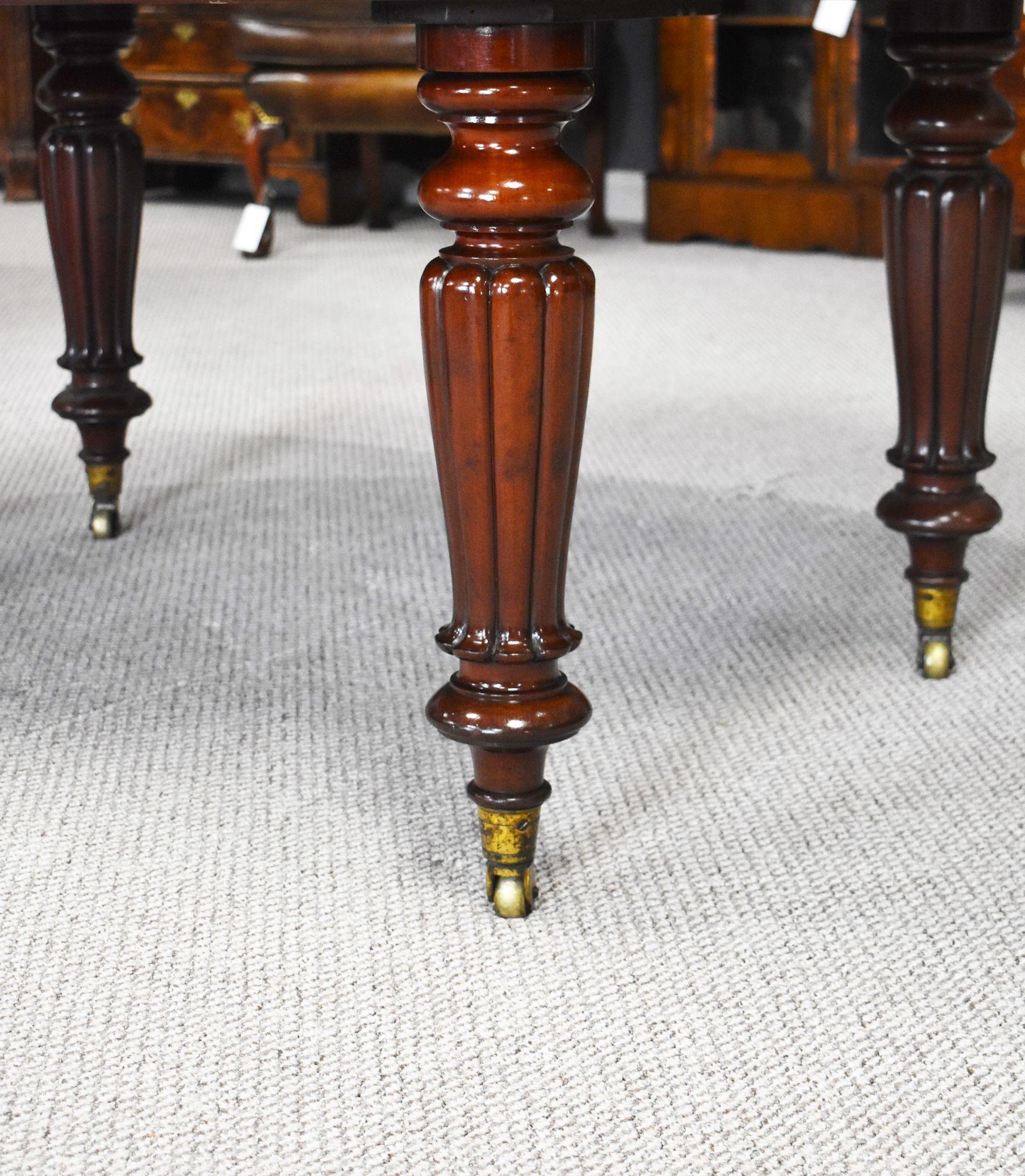 Victorian Mahogany Extending Dining Table 1