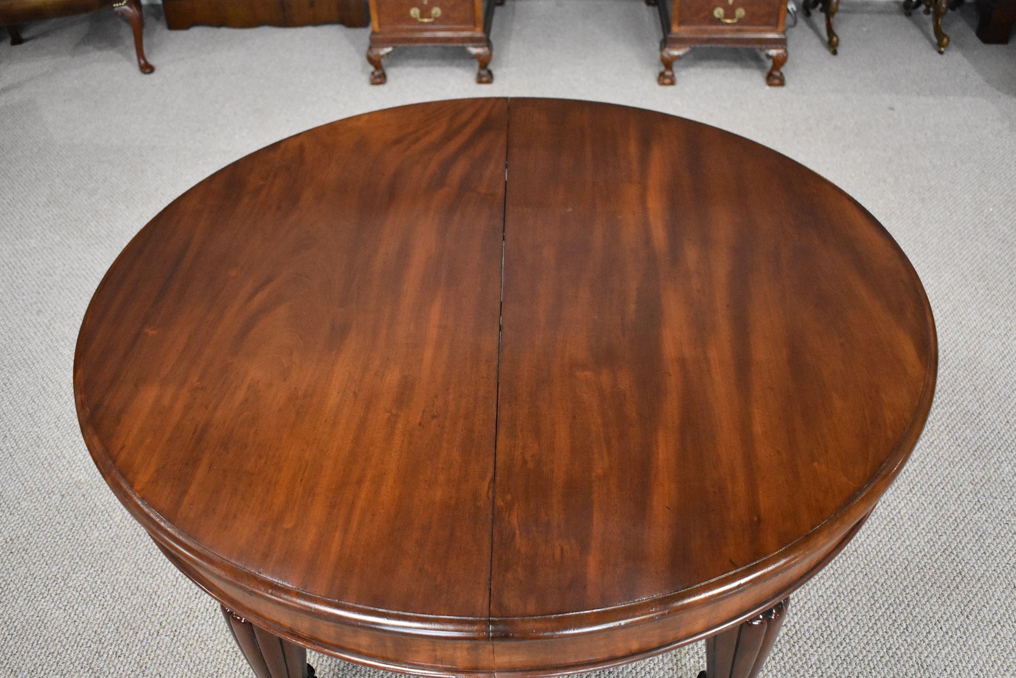 Victorian Mahogany Extending Dining Table 2