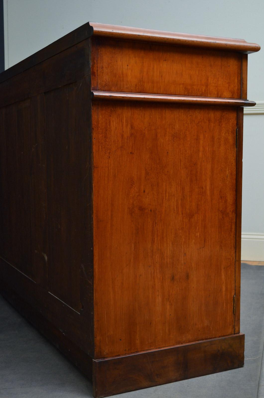 Victorian Mahogany Four-Door Sideboard 5