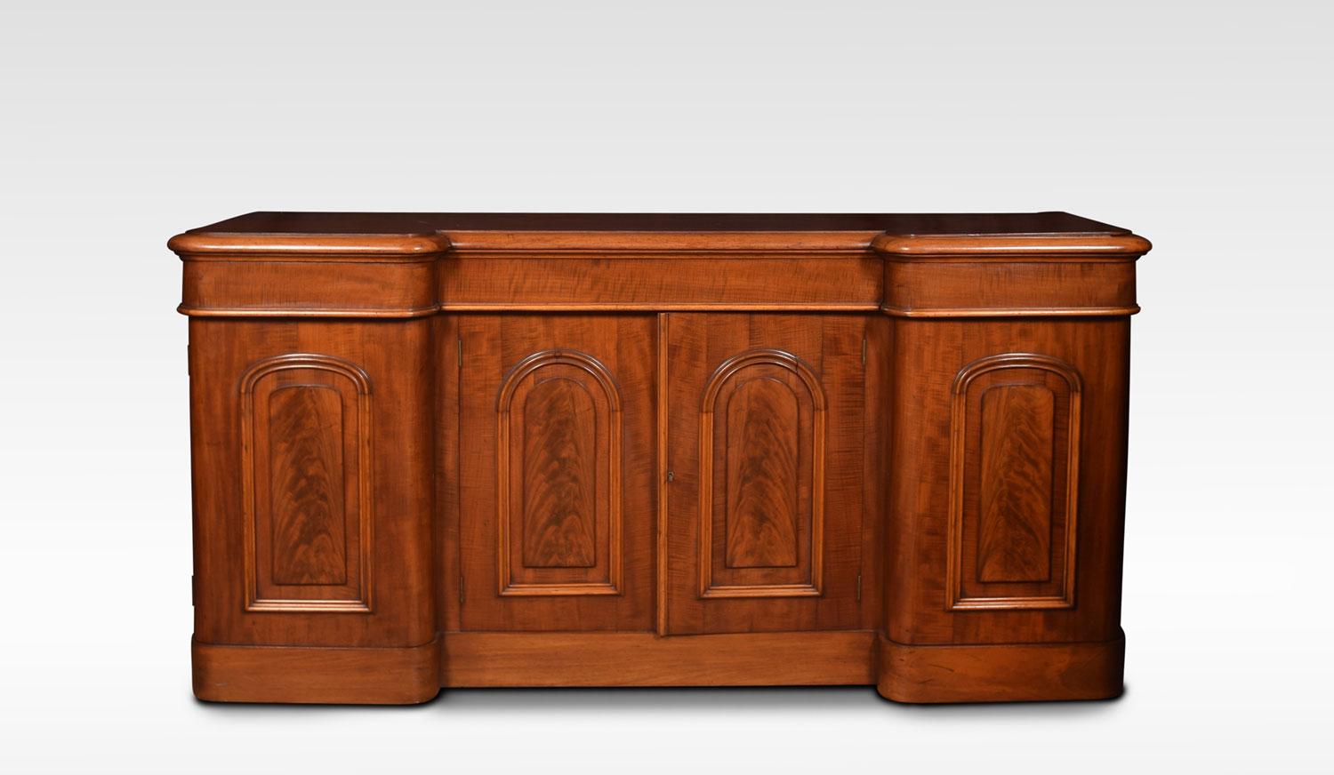 Victorian Mahogany Four-Door Sideboard In Good Condition In Cheshire, GB