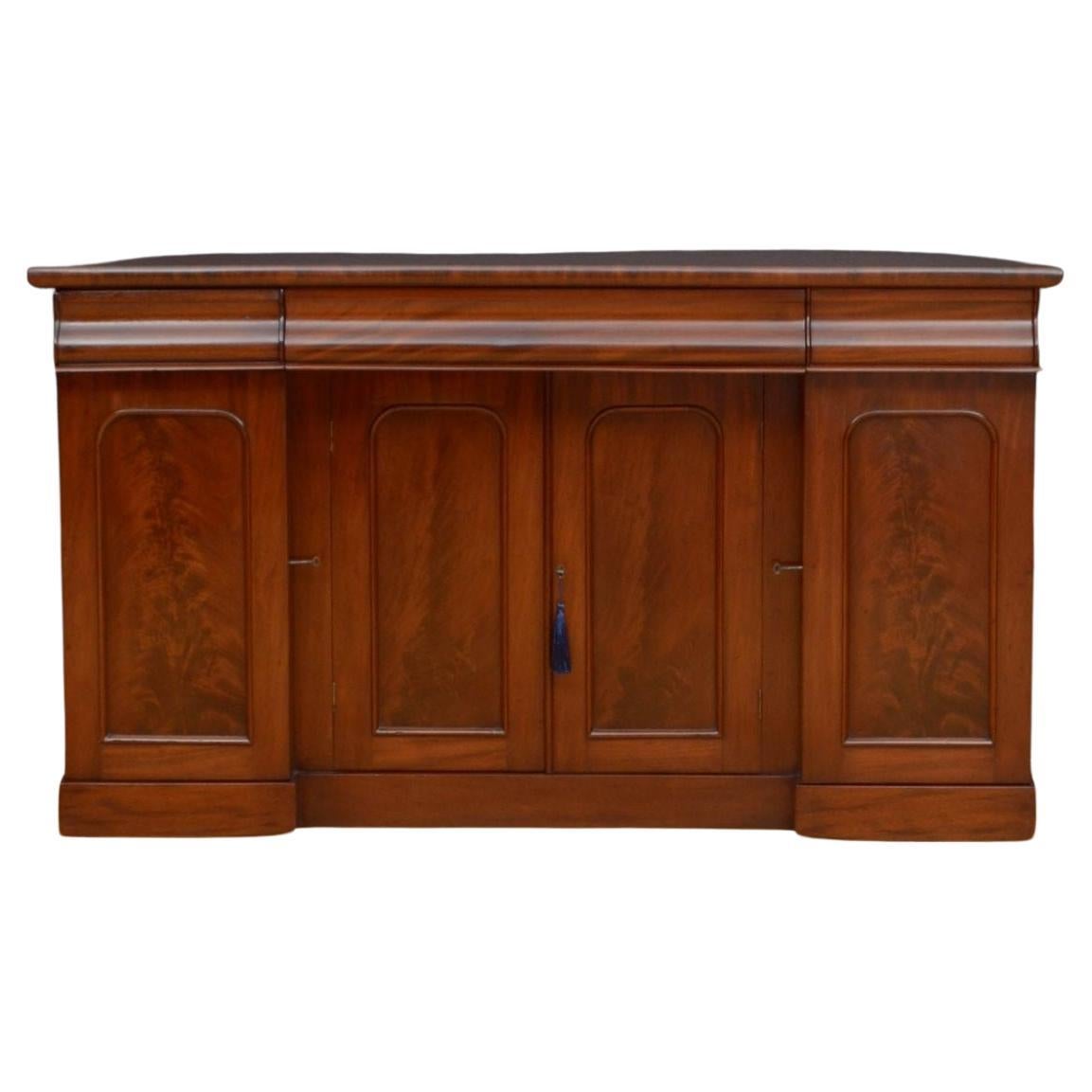 Viktorianisches Sideboard aus Mahagoni mit vier Türen im Angebot