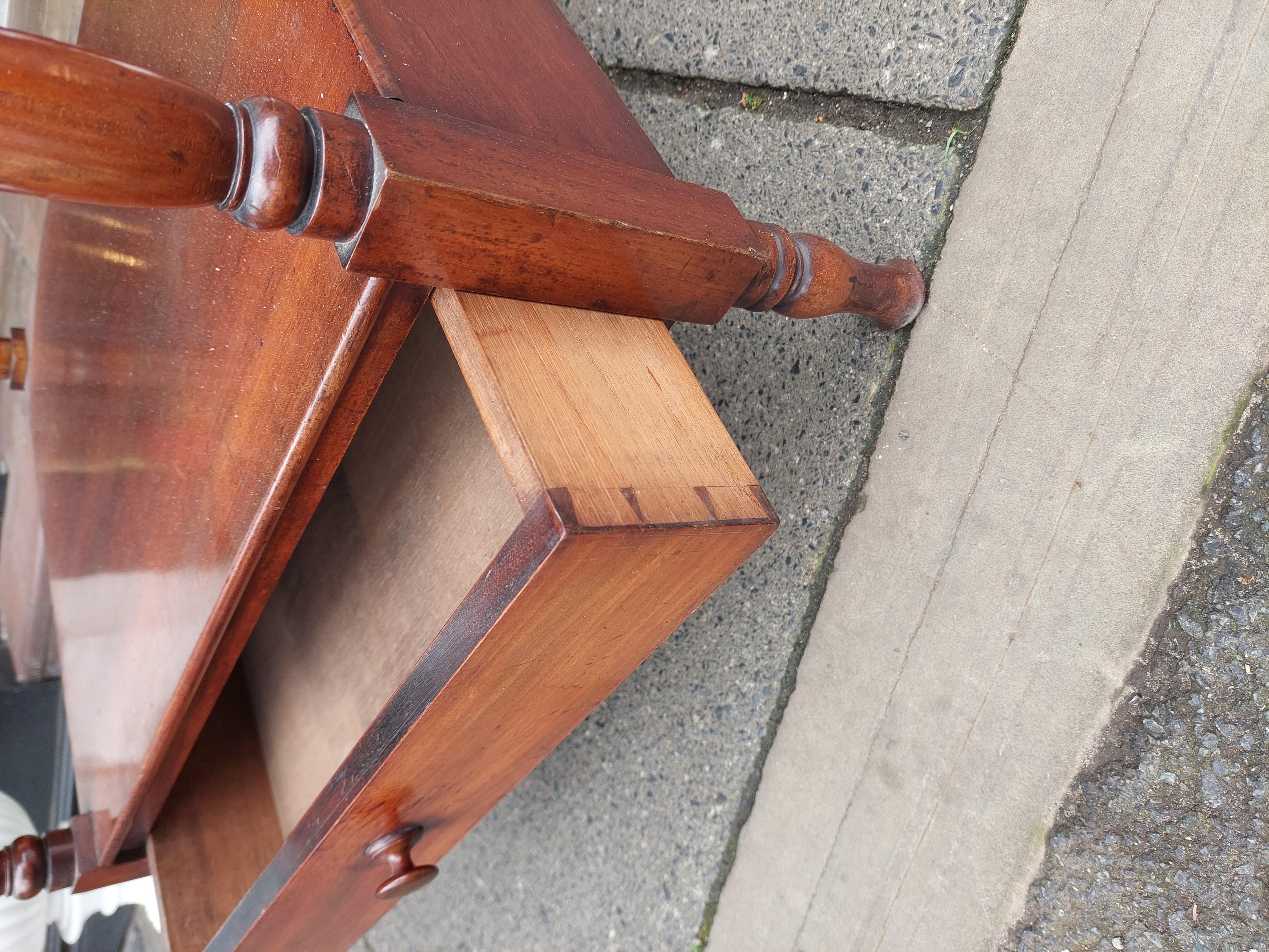 Victorian Mahogany Four Tiered Whatnot In Good Condition For Sale In Altrincham, GB