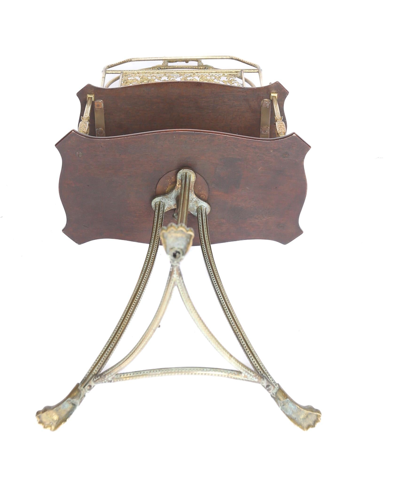 Vittoriano Canterbury girevole vittoriano in mogano e ottone dorato su supporto in vendita