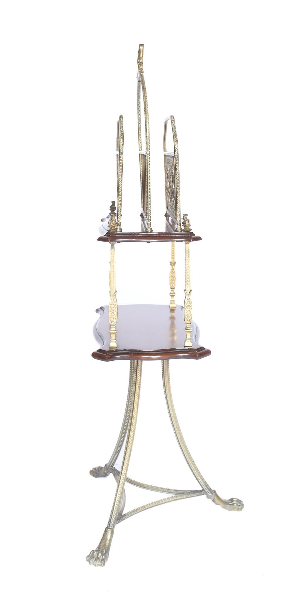 Lucidato Canterbury girevole vittoriano in mogano e ottone dorato su supporto in vendita