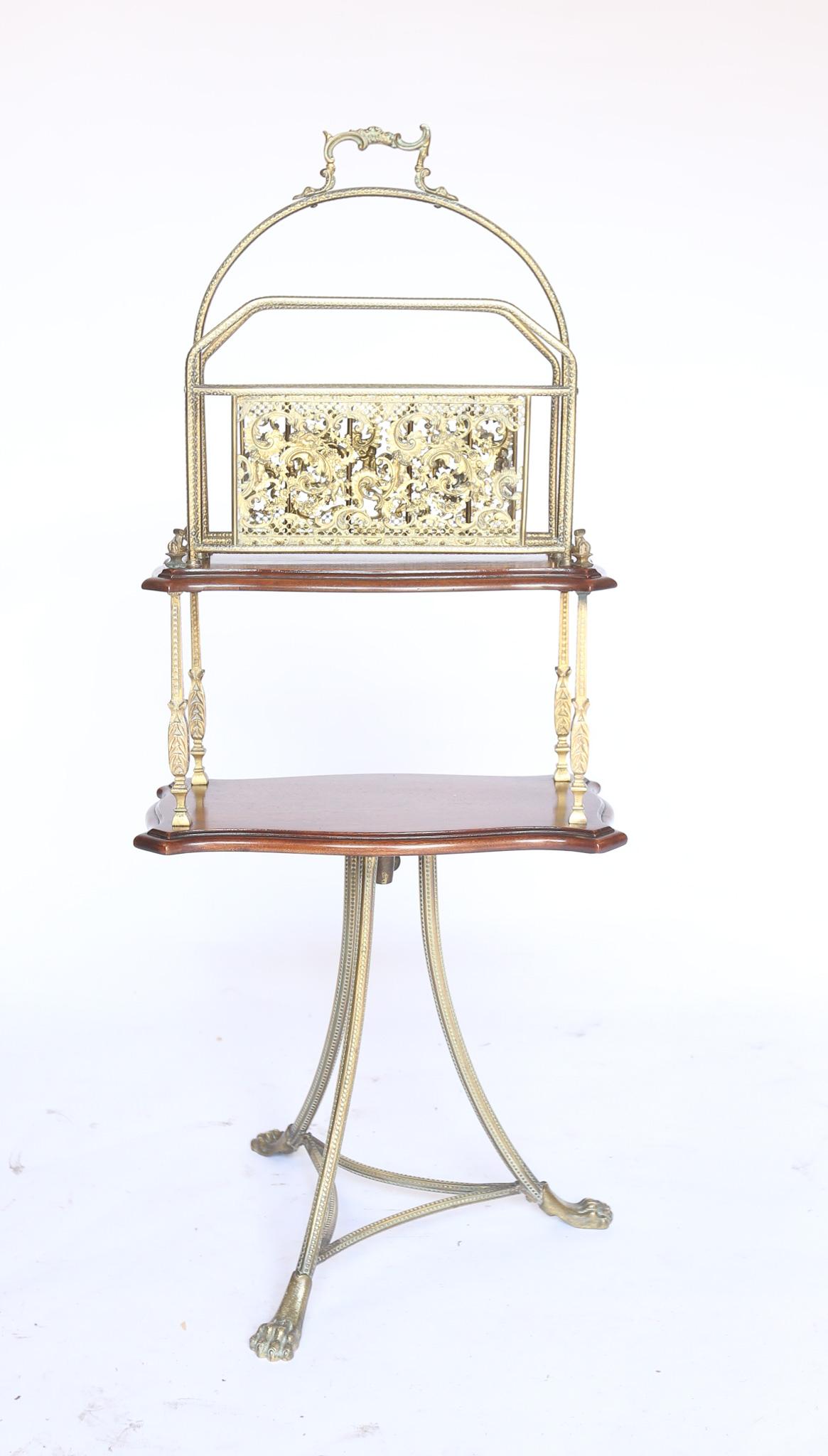 Canterbury girevole vittoriano in mogano e ottone dorato su supporto In condizioni buone in vendita a Dereham, GB