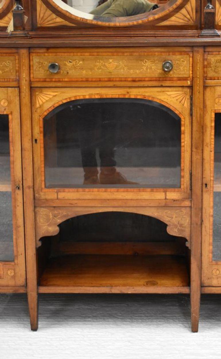 Credenza vittoriana in mogano intarsiato con schienale a specchio in vendita 2