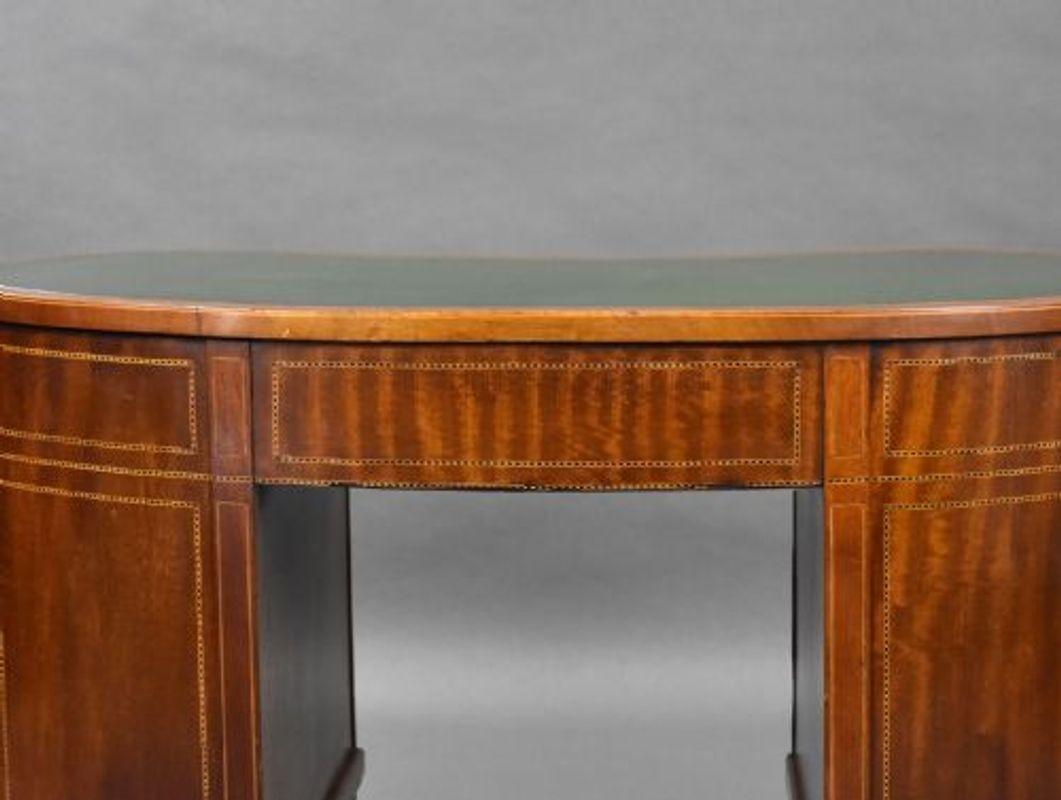 Victorian Mahogany Kidney Shaped Desk by Wolfe & Hollander For Sale 1