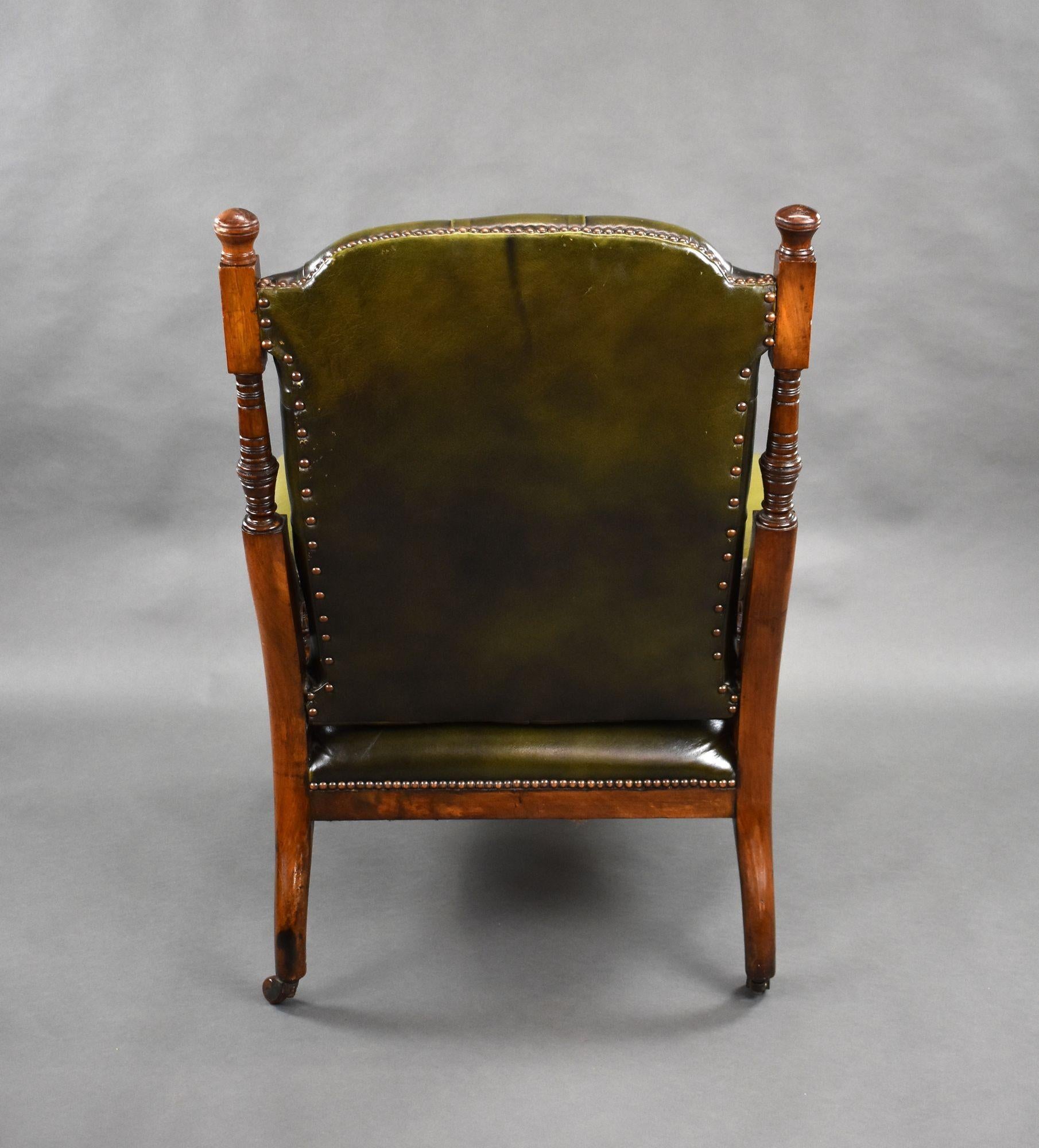 Victorian Mahogany Leather Armchair In Good Condition For Sale In Chelmsford, Essex
