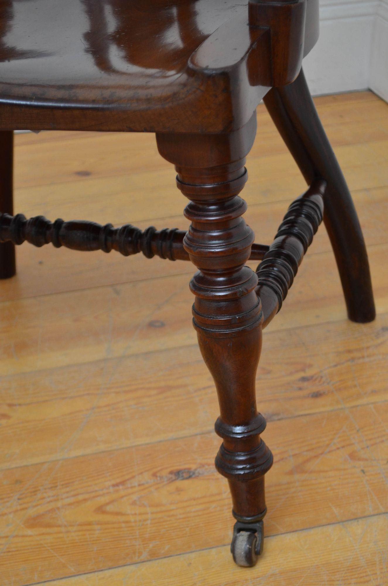 Silla de oficina / silla de escritorio victoriana de caoba en venta 6