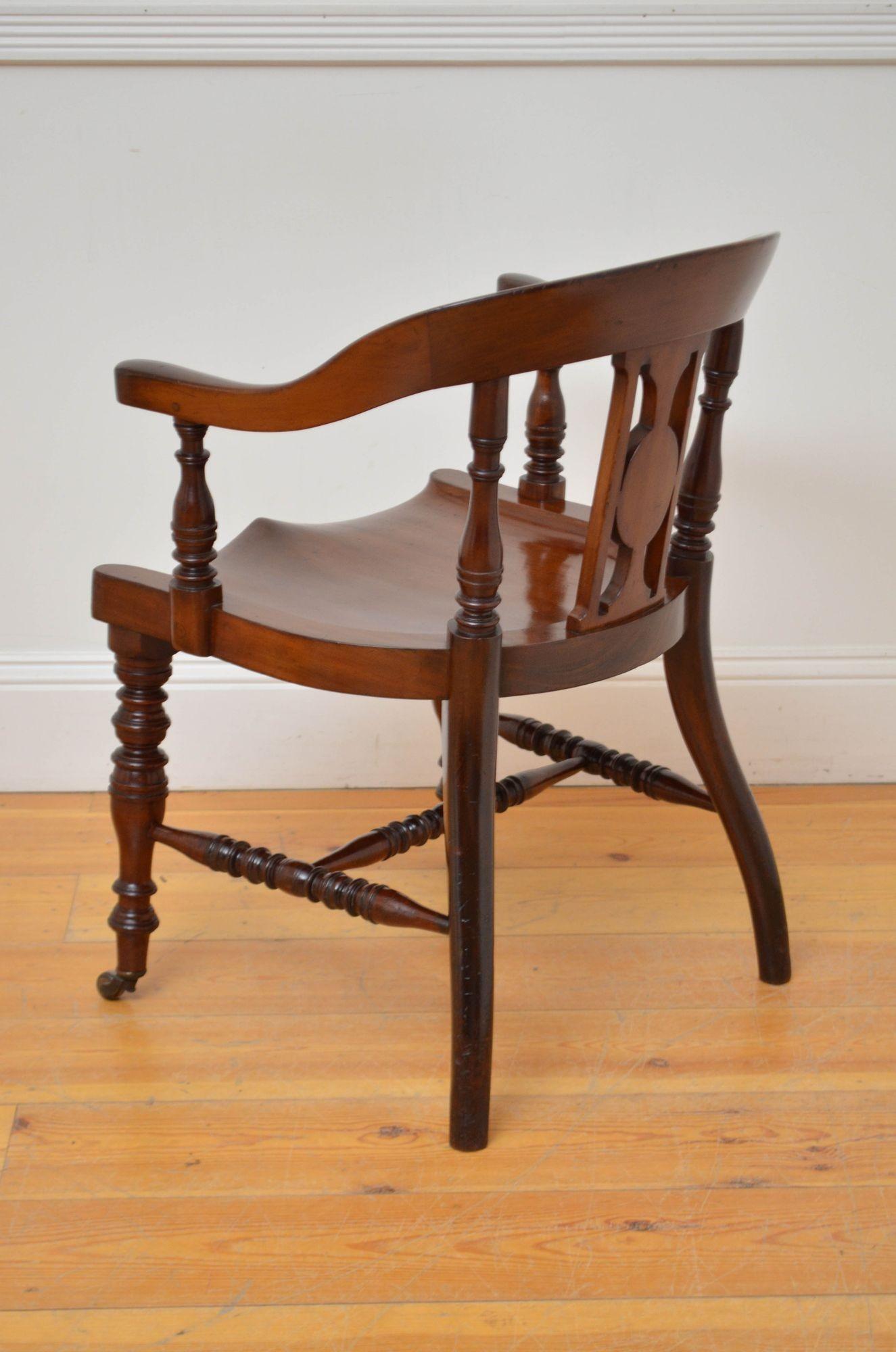 Silla de oficina / silla de escritorio victoriana de caoba en venta 1