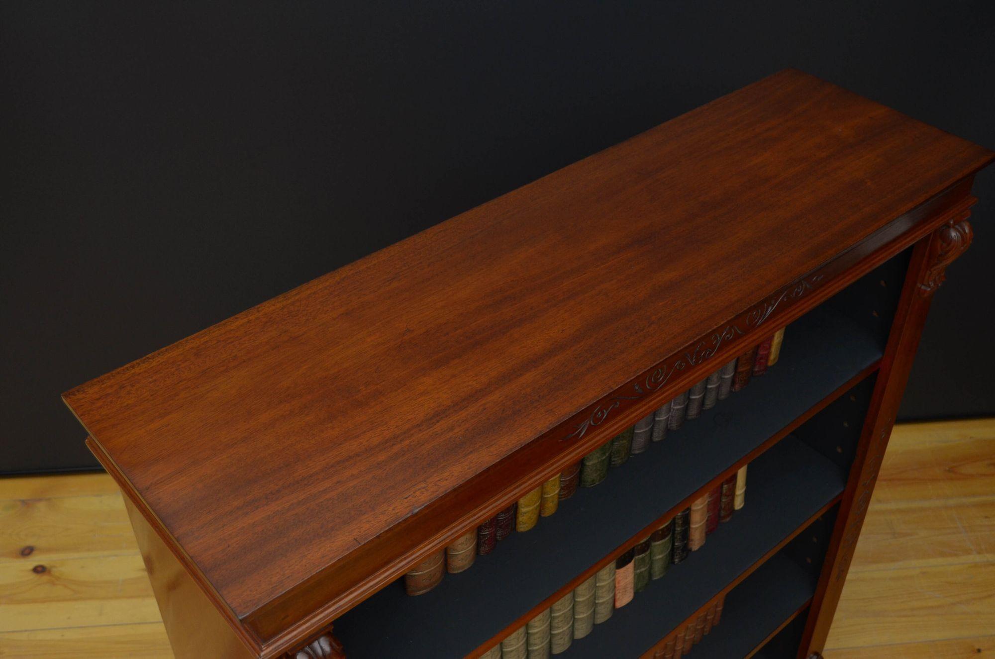 Victorian Mahogany Open Bookcase In Good Condition For Sale In Whaley Bridge, GB