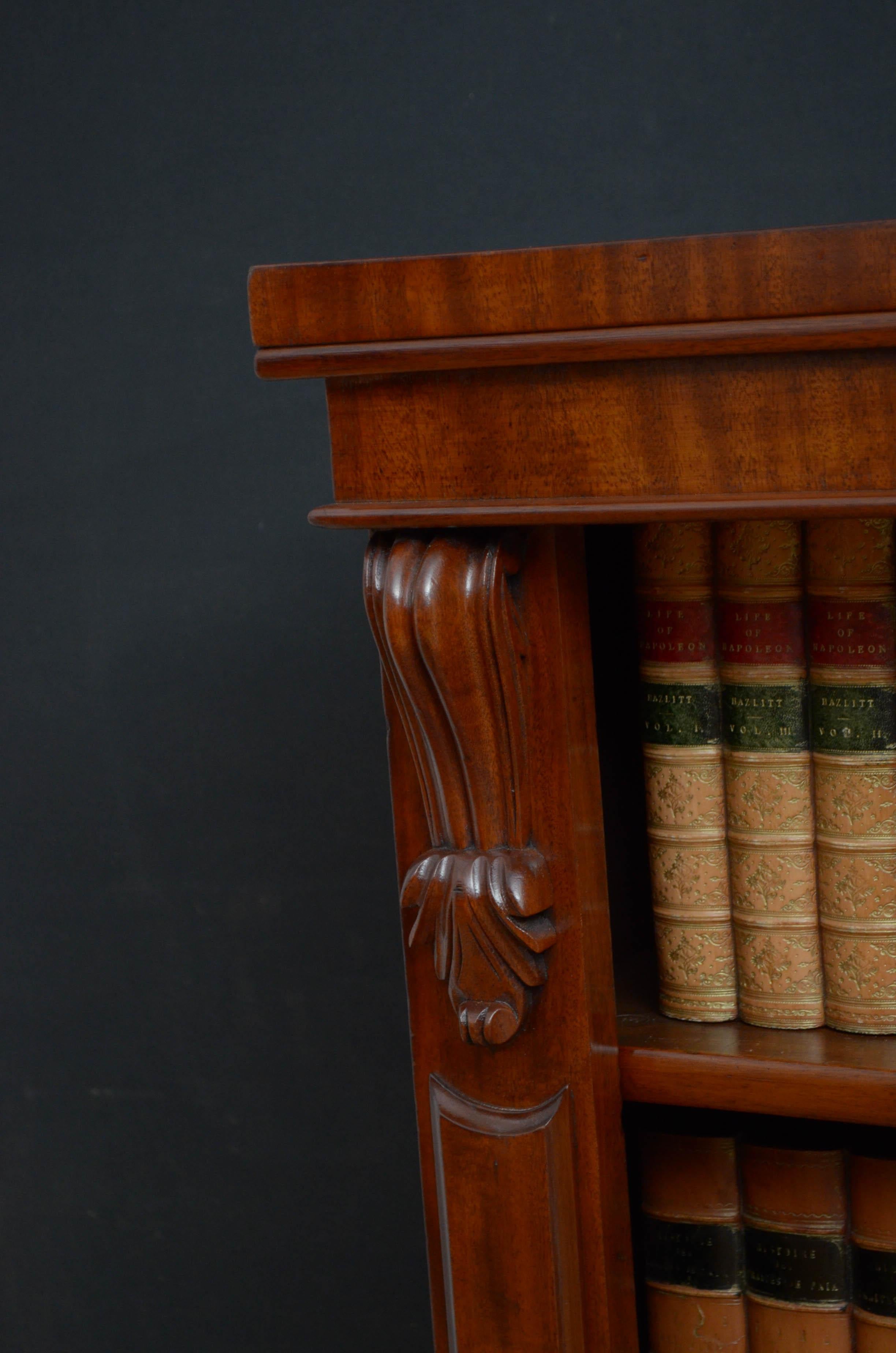 Victorian Mahogany Open Bookcase In Good Condition In Whaley Bridge, GB