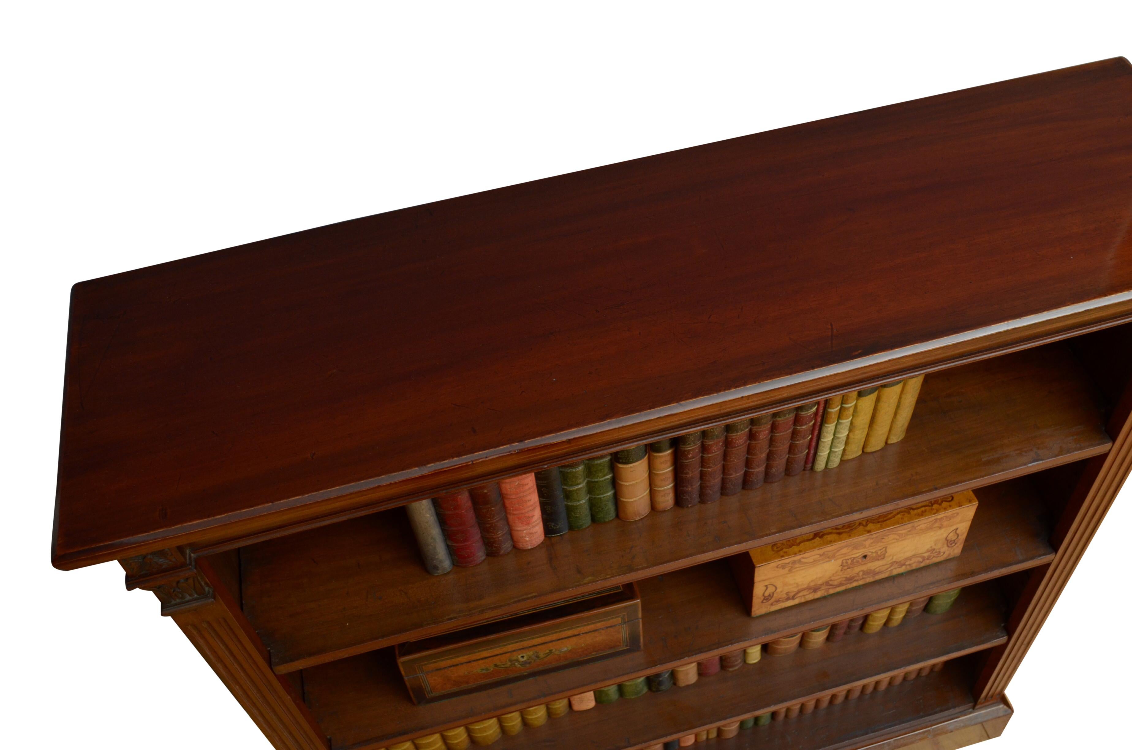 Victorian Mahogany Open Bookcase In Good Condition For Sale In Whaley Bridge, GB
