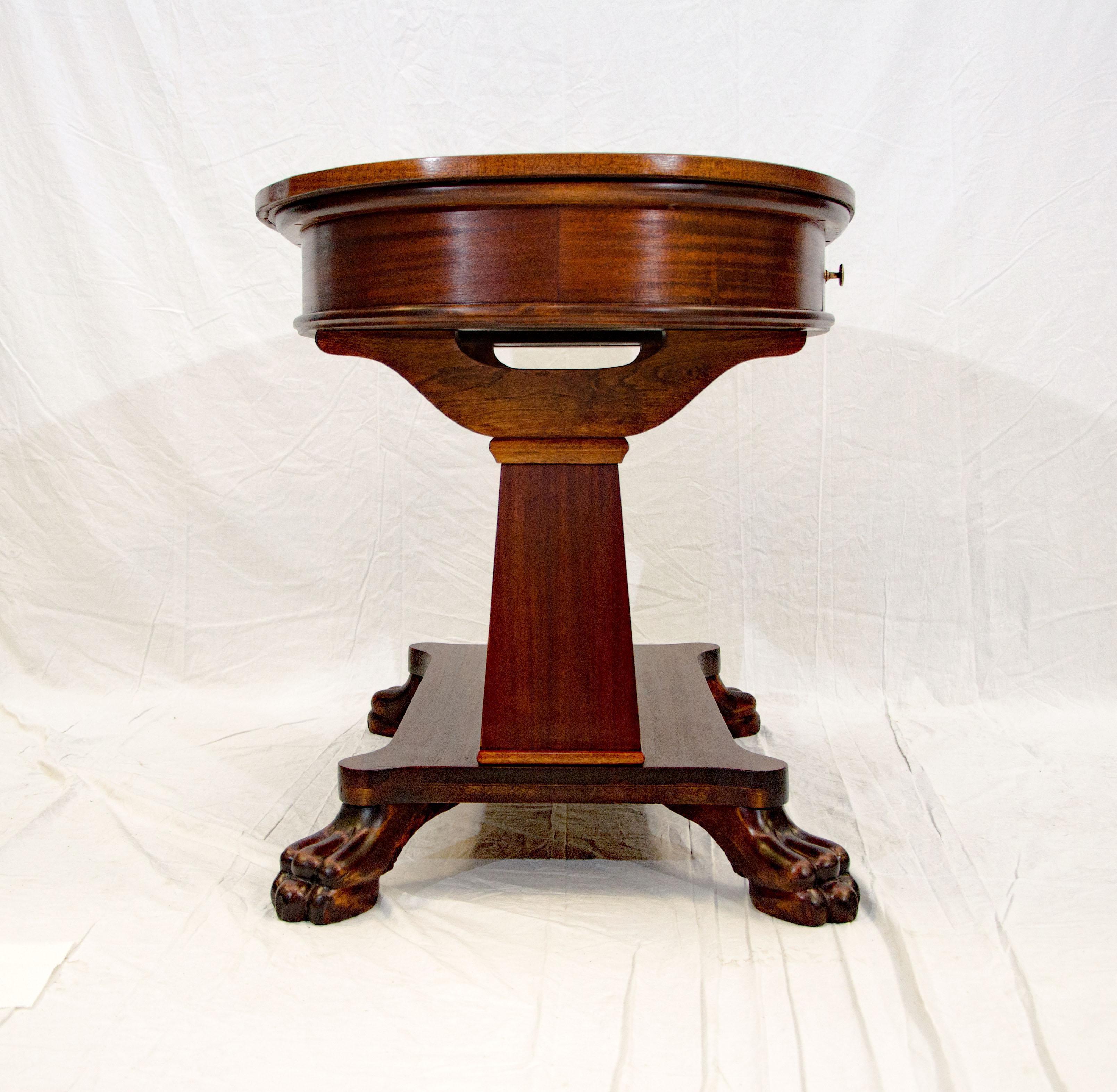 Victorian Mahogany Oval Library Table, Claw Feet For Sale 5