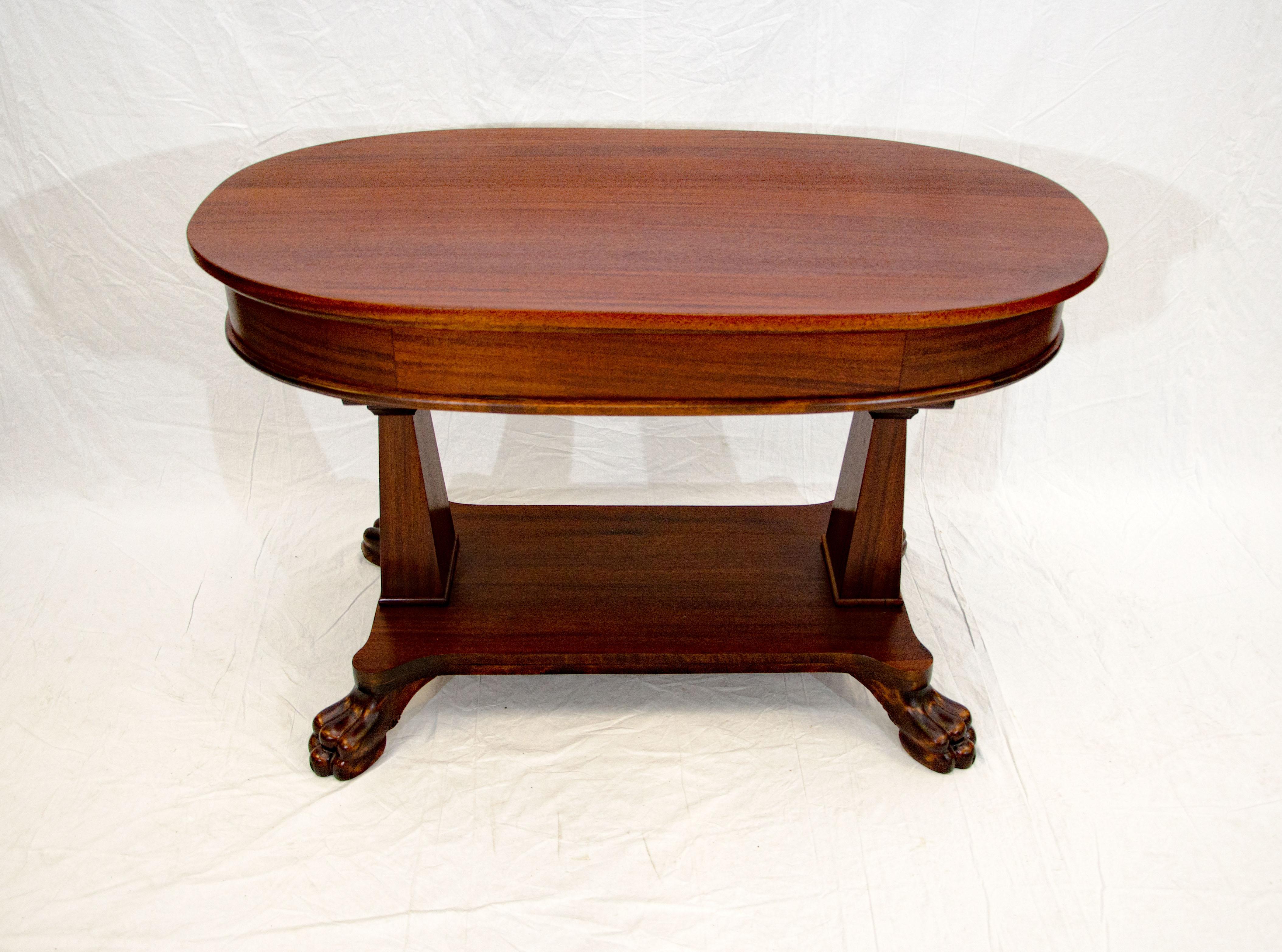 Victorian Mahogany Oval Library Table, Claw Feet For Sale 1