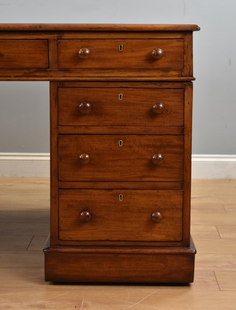 Victorian Mahogany Partners Desk For Sale at 1stdibs